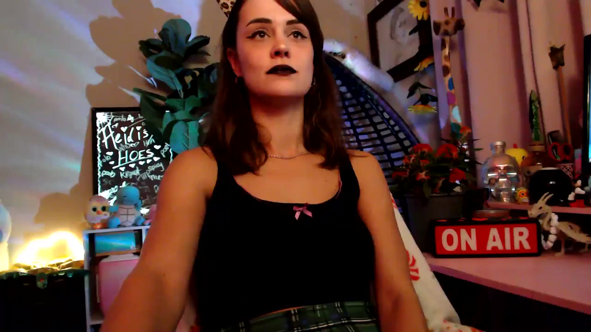 Gallery image thumbnail from HeidiKlumsy's myfreecams stream on, 11/10/2025, 04:27 image 15 of 20