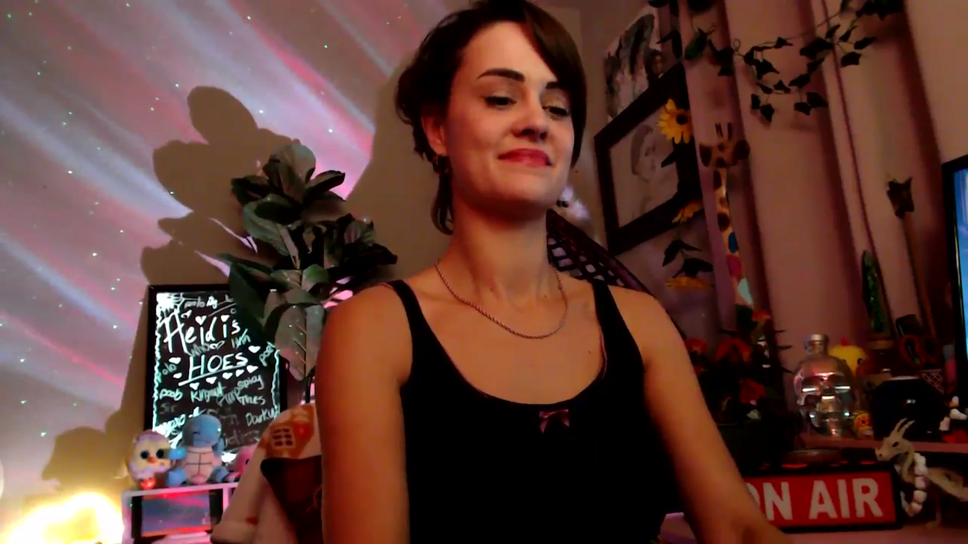 Gallery image thumbnail from HeidiKlumsy's myfreecams stream on, 11/10/2025, 04:27 image 4 of 20