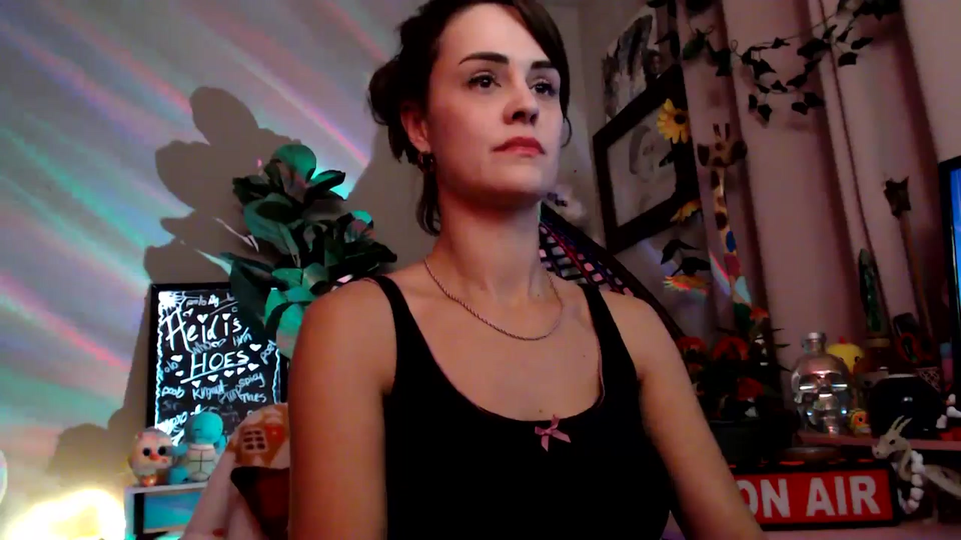 Gallery image thumbnail from HeidiKlumsy's myfreecams stream on, 11/10/2025, 04:27 image 3 of 20