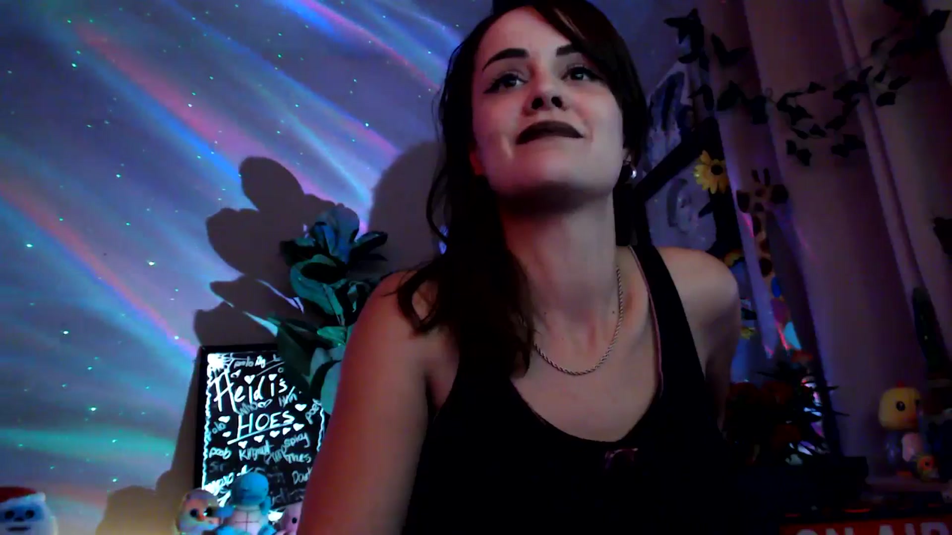Gallery image thumbnail from HeidiKlumsy's myfreecams stream on, 11/10/2025, 06:35 image 17 of 20