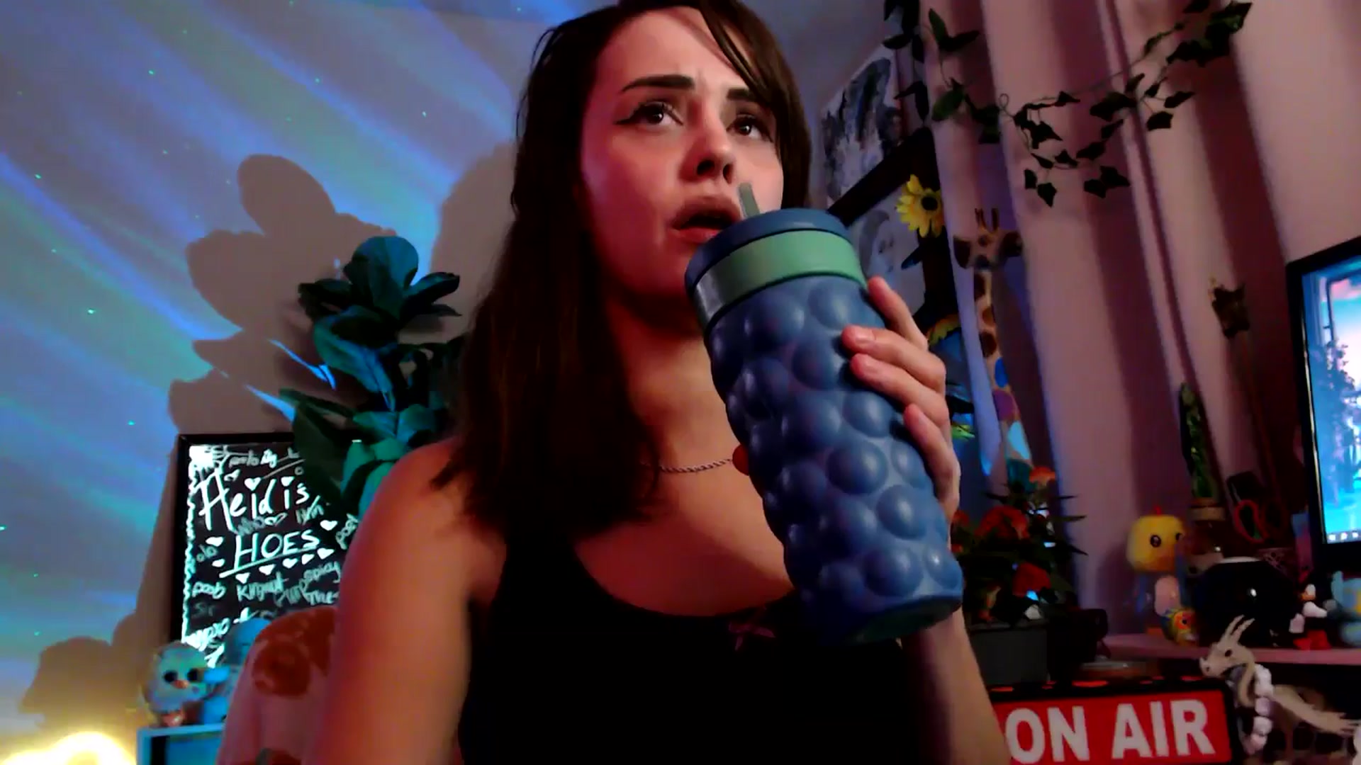 Gallery image thumbnail from HeidiKlumsy's myfreecams stream on, 11/10/2025, 06:35 image 8 of 20