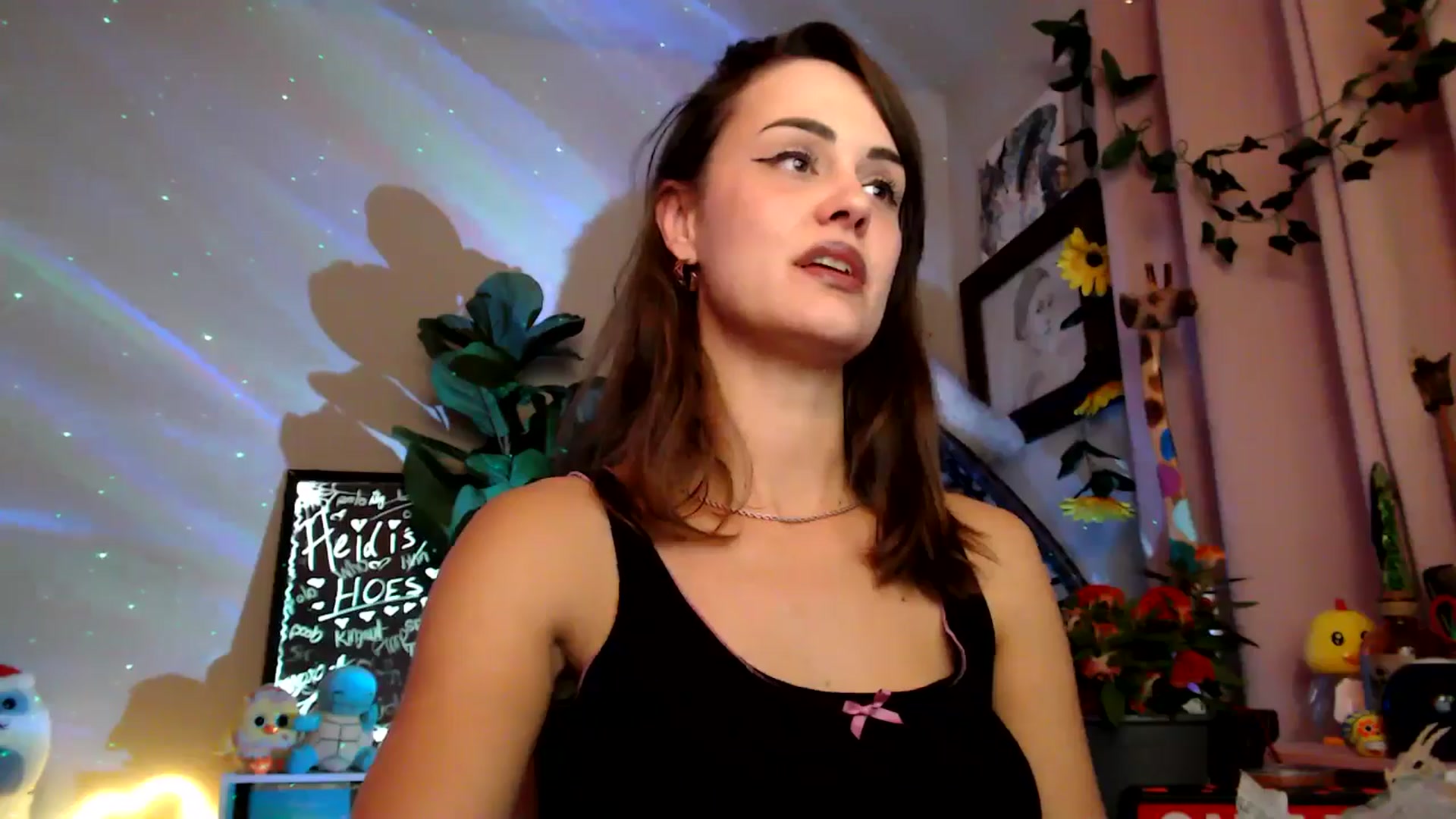 Gallery image thumbnail from HeidiKlumsy's myfreecams stream on, 11/10/2025, 06:35 image 4 of 20