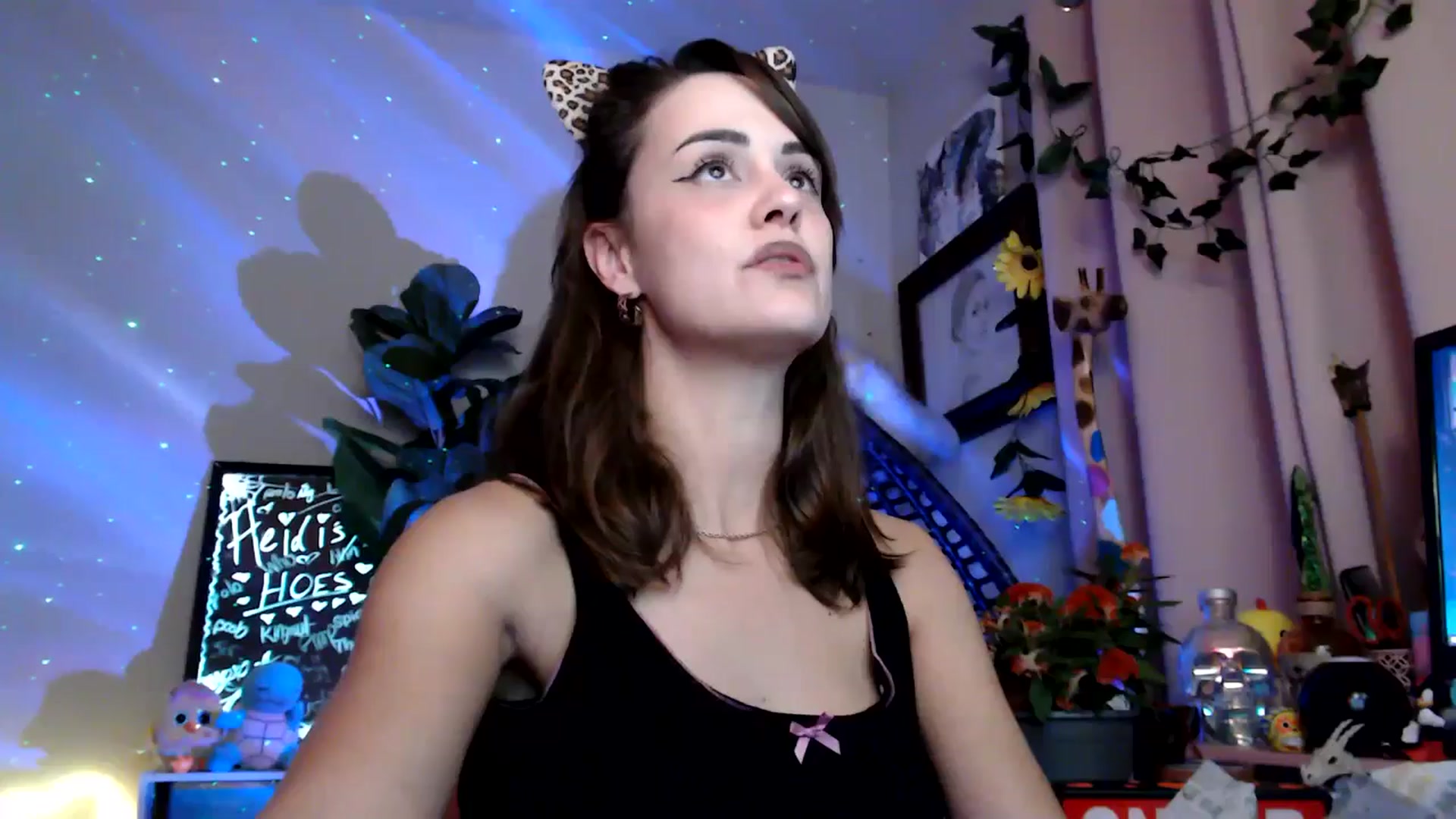 Gallery image thumbnail from HeidiKlumsy's myfreecams stream on, 11/10/2025, 06:35 image 1 of 20