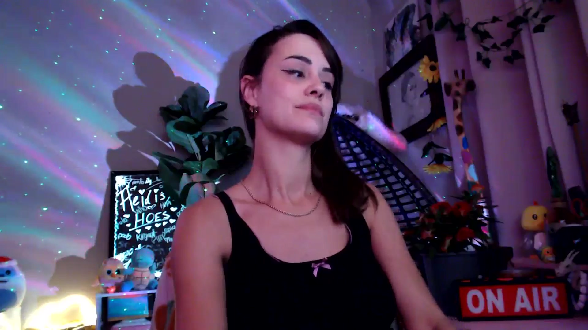 Gallery image thumbnail from HeidiKlumsy's myfreecams stream on, 11/10/2025, 06:35 image 13 of 20