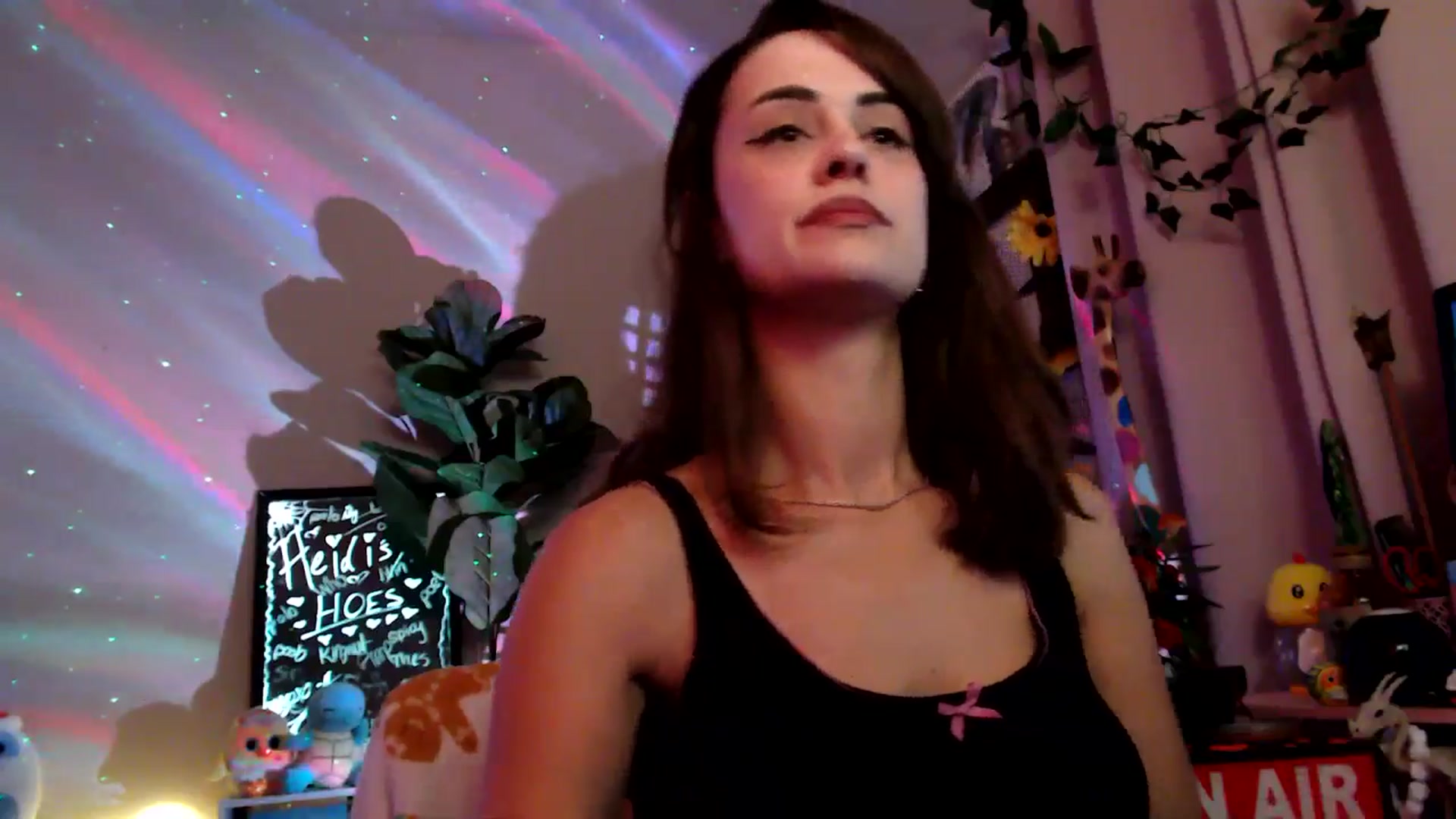 Gallery image thumbnail from HeidiKlumsy's myfreecams stream on, 11/10/2025, 06:35 image 6 of 20