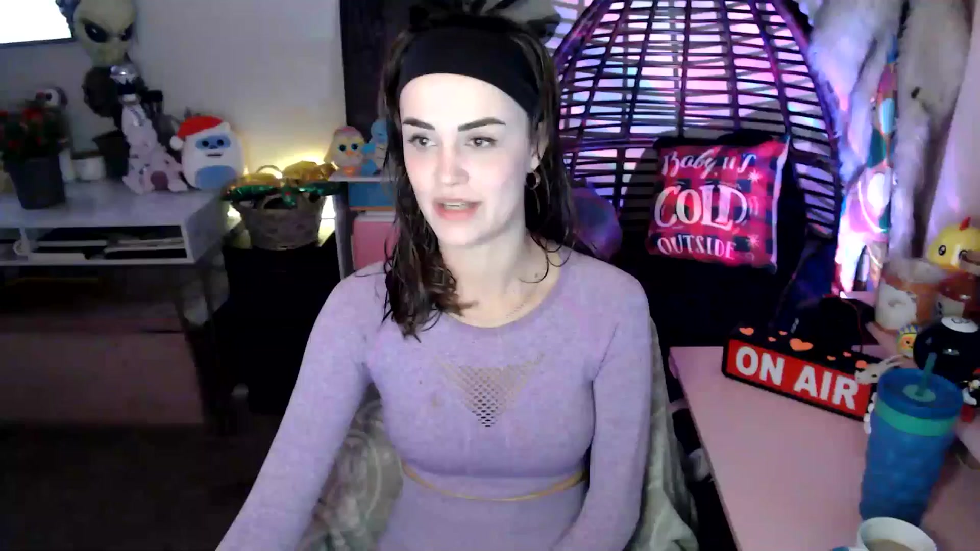 Gallery image thumbnail from HeidiKlumsy's myfreecams stream on, 11/10/2025, 21:31 image 20 of 20