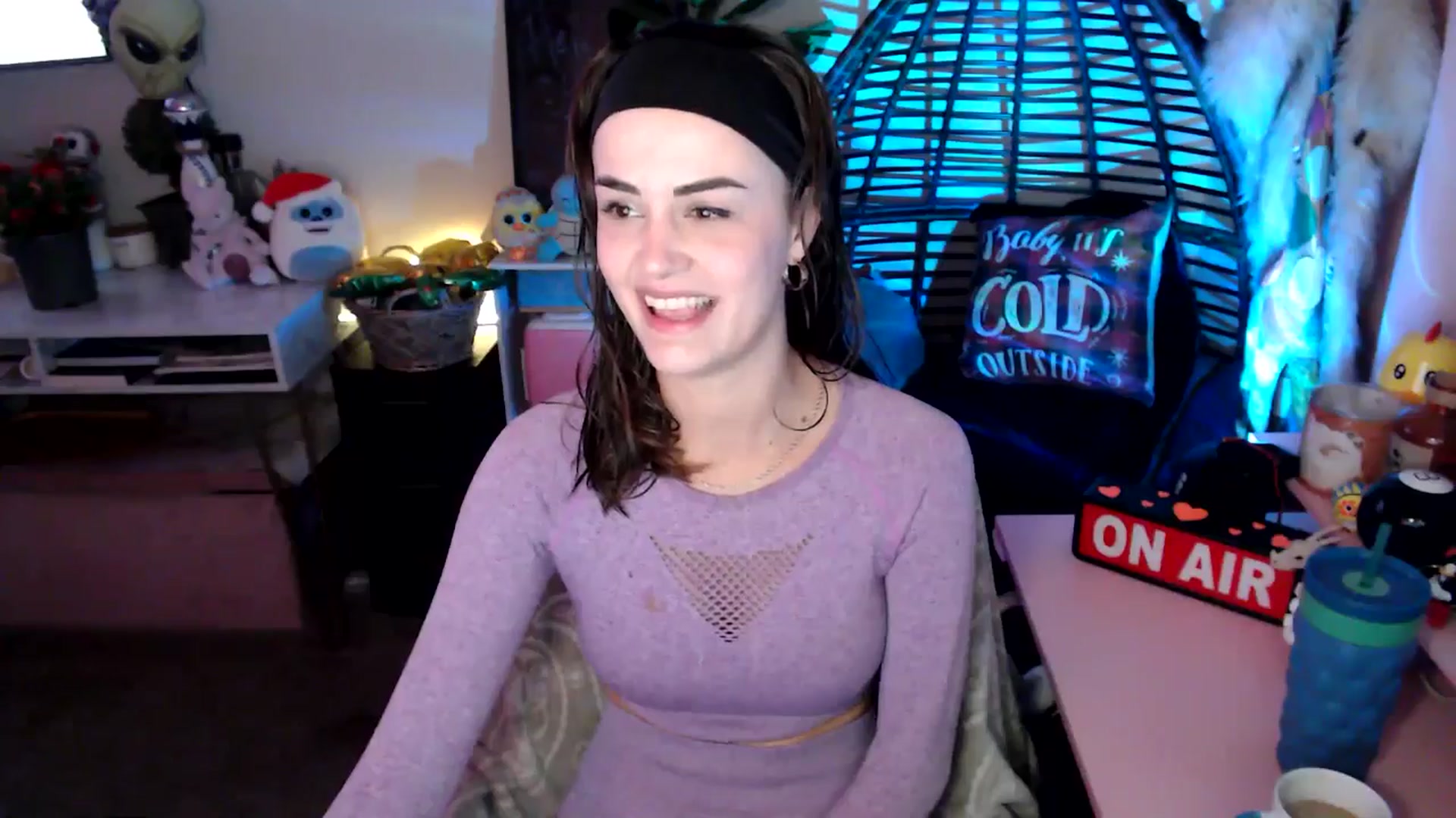 Gallery image thumbnail from HeidiKlumsy's myfreecams stream on, 11/10/2025, 21:31 image 19 of 20