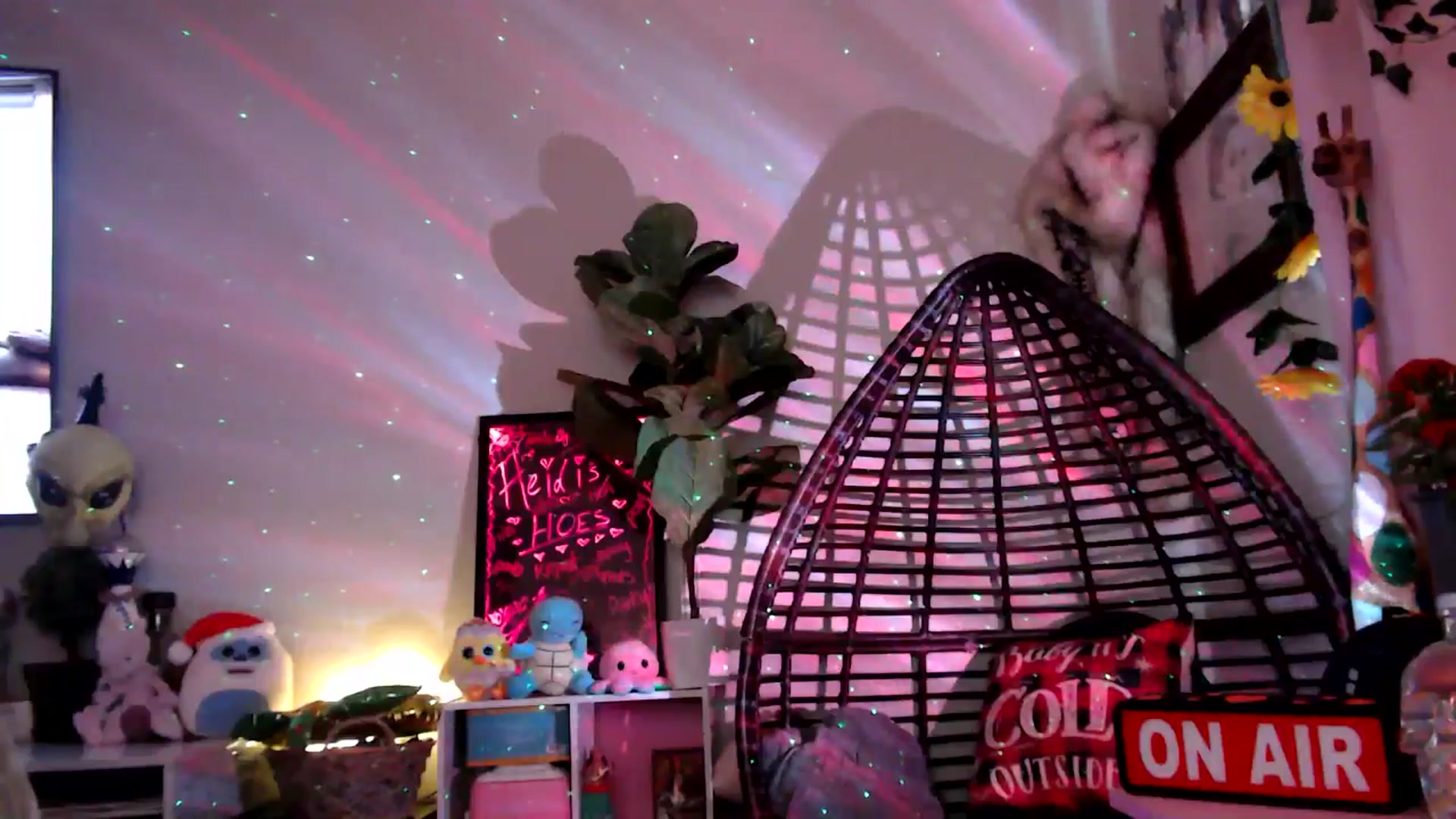 Gallery image thumbnail from HeidiKlumsy's myfreecams stream on, 11/11/2025, 20:52 image 15 of 20