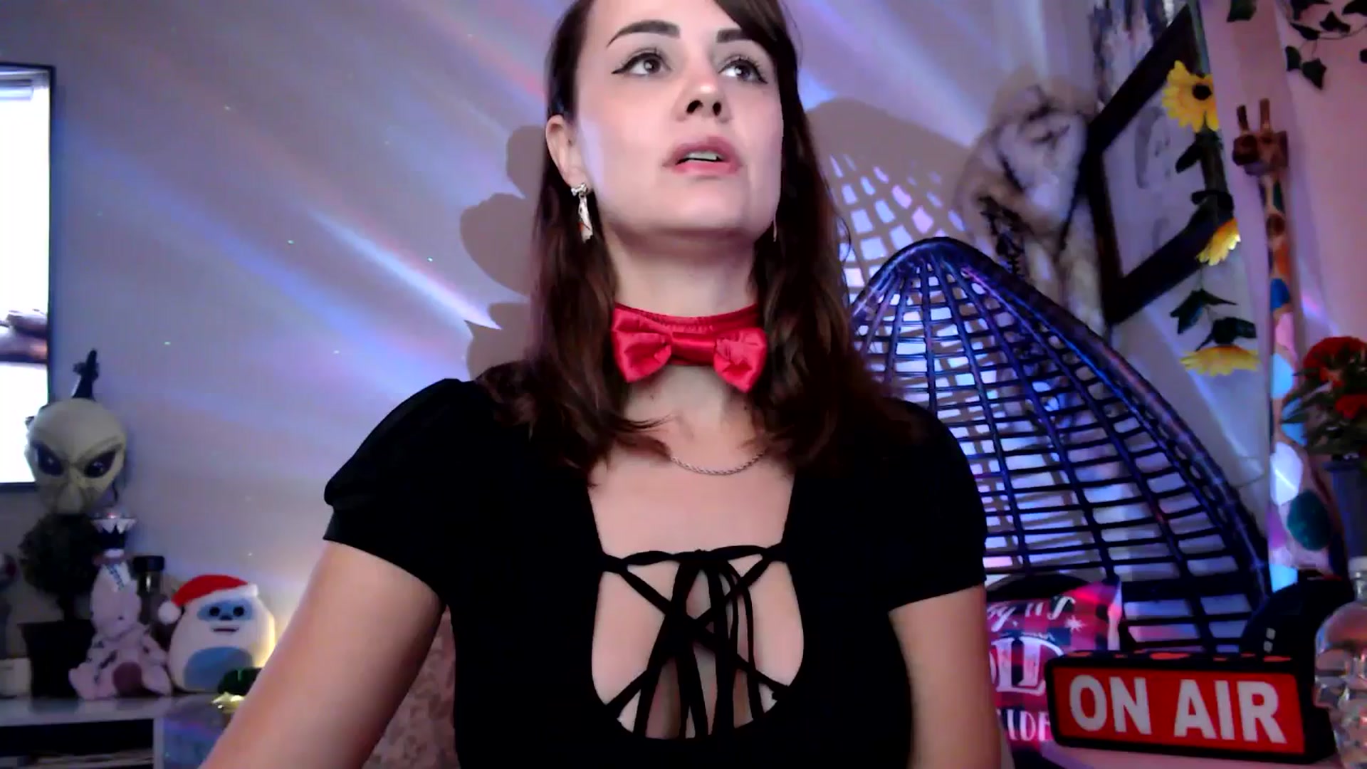 Gallery image thumbnail from HeidiKlumsy's myfreecams stream on, 11/11/2025, 20:52 image 16 of 20