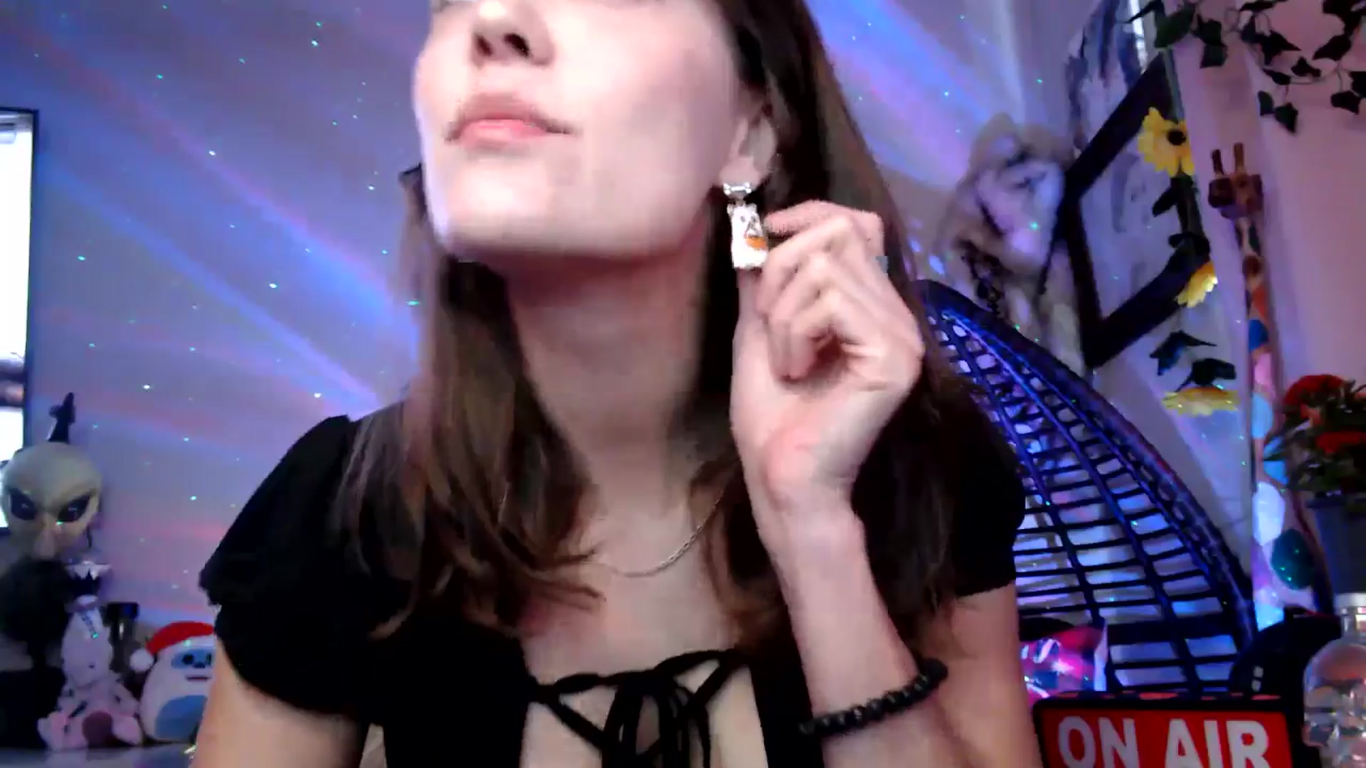 Gallery image thumbnail from HeidiKlumsy's myfreecams stream on, 11/11/2025, 20:52 image 20 of 20