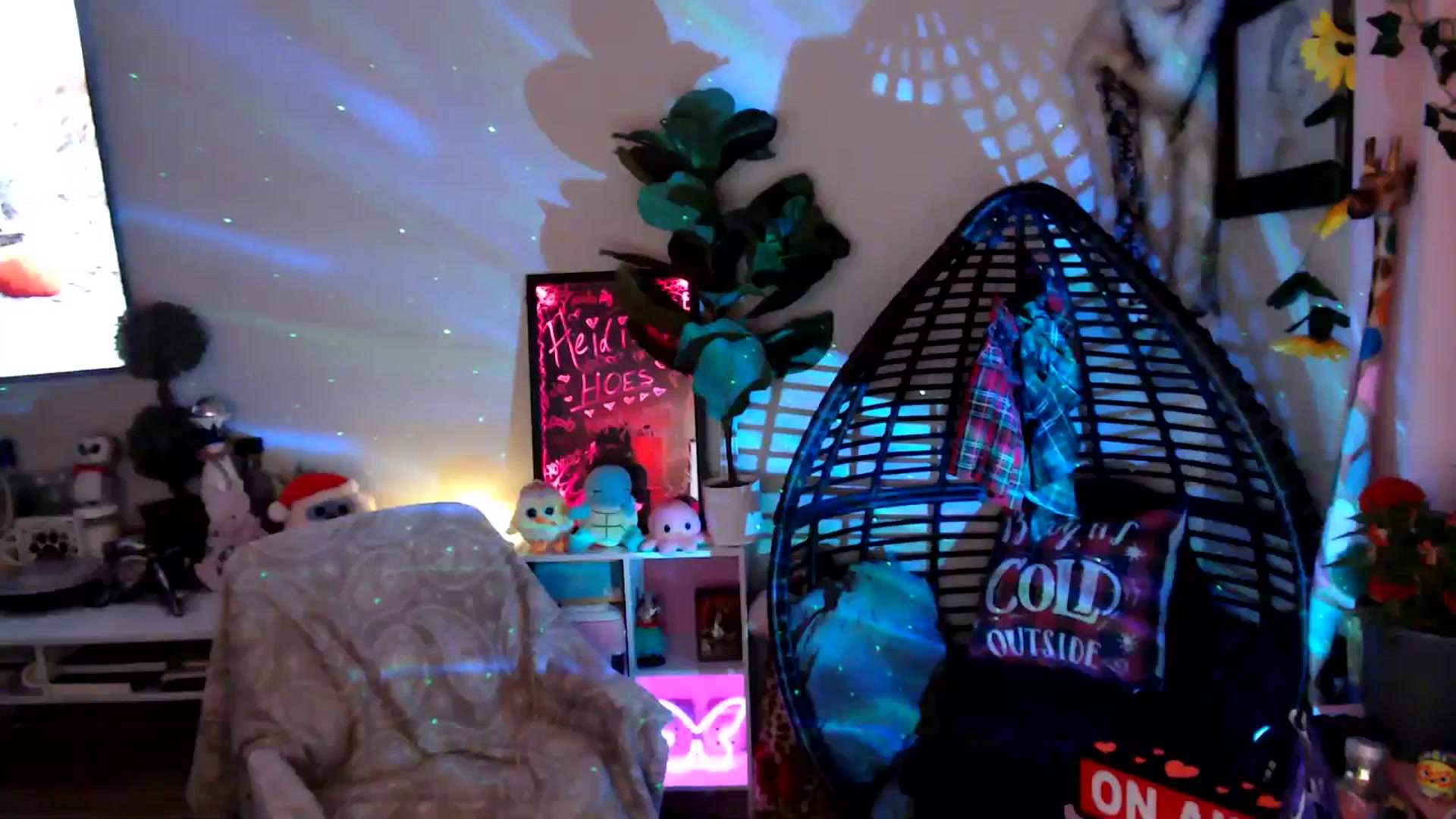 Gallery image thumbnail from HeidiKlumsy's myfreecams stream on, 11/11/2025, 22:34 image 6 of 20