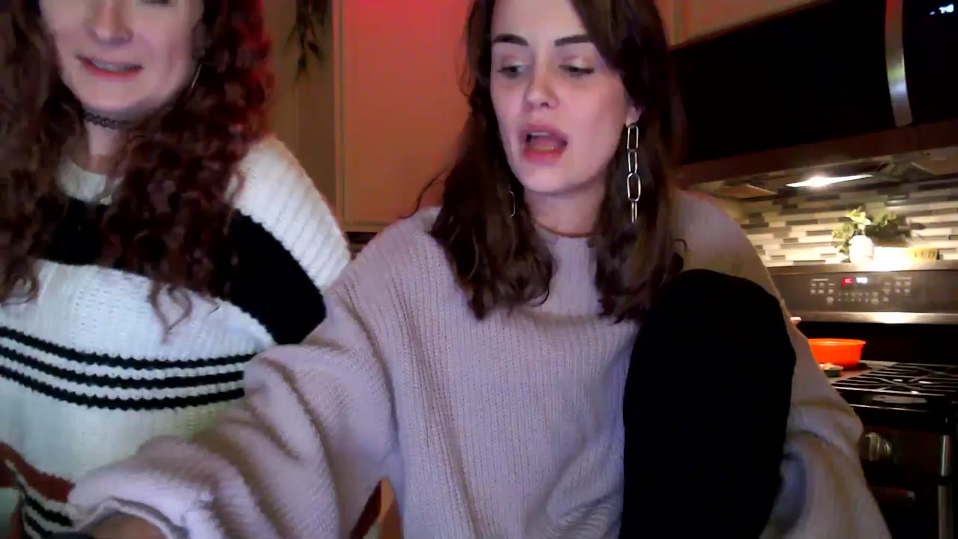Gallery image thumbnail from HeidiKlumsy's myfreecams stream on, 11/15/2025, 02:01 image 1 of 20