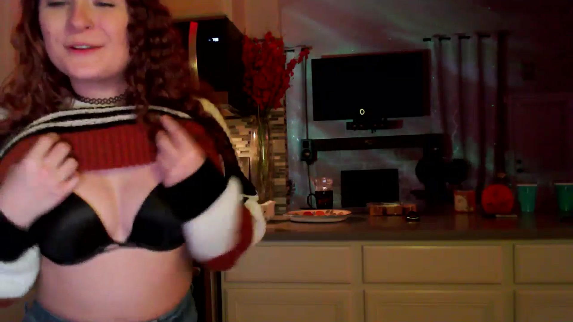 Gallery image thumbnail from HeidiKlumsy's myfreecams stream on, 11/15/2025, 02:01 image 19 of 20