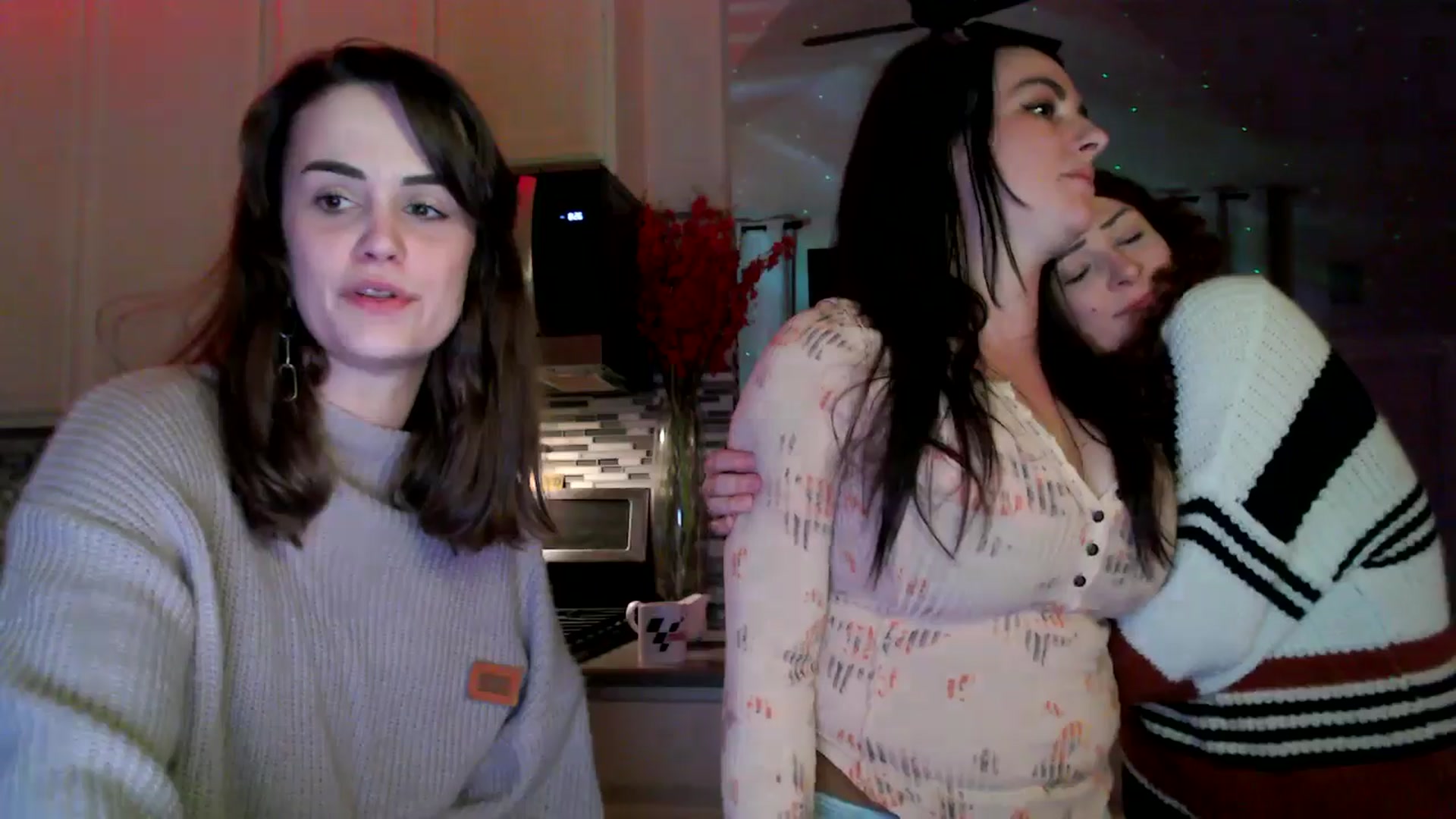 Gallery image thumbnail from HeidiKlumsy's myfreecams stream on, 11/15/2025, 02:34 image 4 of 20