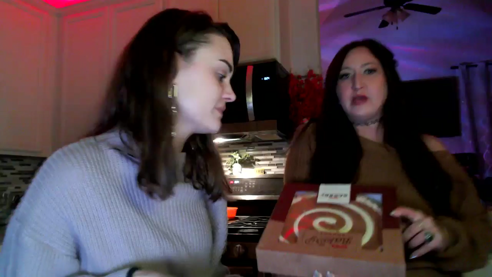 Gallery image thumbnail from HeidiKlumsy's myfreecams stream on, 11/15/2025, 02:34 image 1 of 20