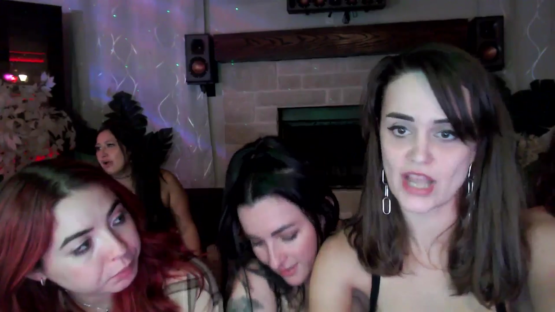 Gallery image thumbnail from HeidiKlumsy's myfreecams stream on, 11/15/2025, 08:04 image 17 of 20
