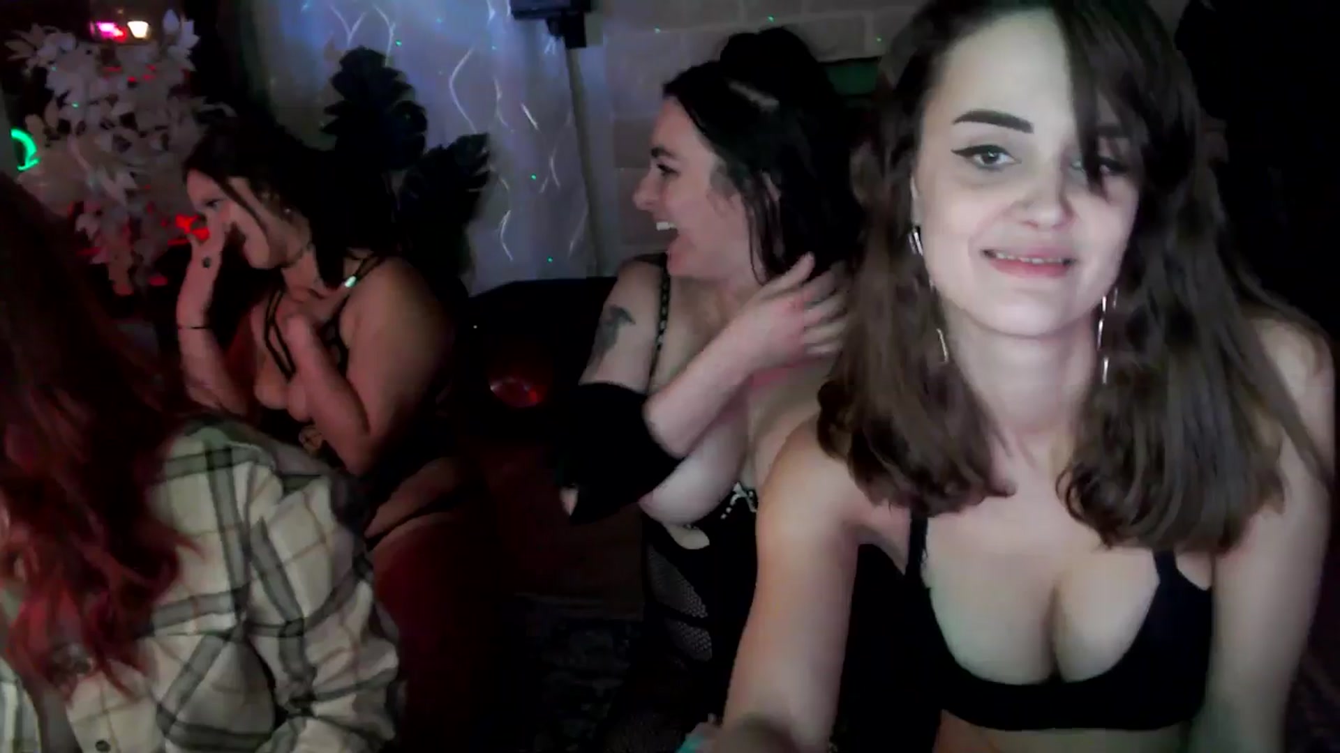 Gallery image thumbnail from HeidiKlumsy's myfreecams stream on, 11/15/2025, 09:03 image 4 of 20