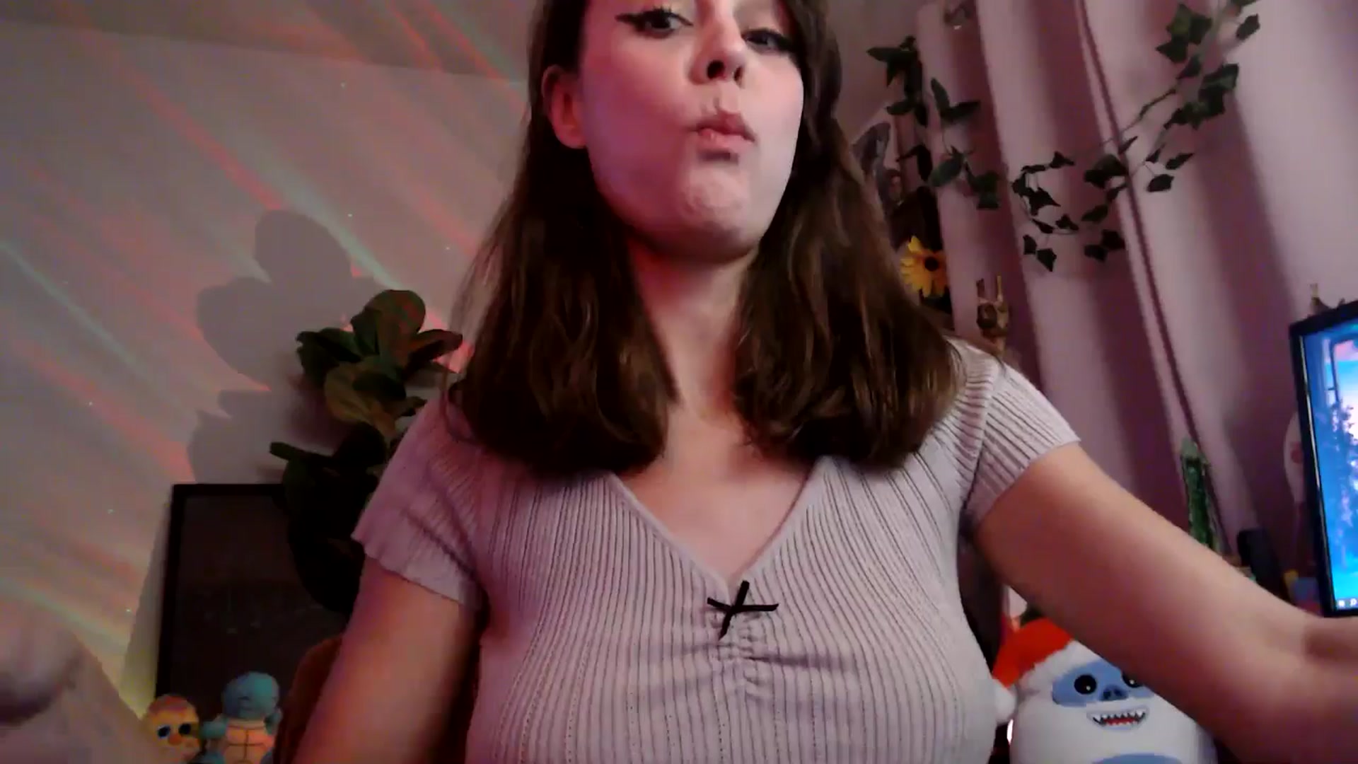 Gallery image thumbnail from HeidiKlumsy's myfreecams stream on, 11/19/2025, 06:32 image 16 of 20