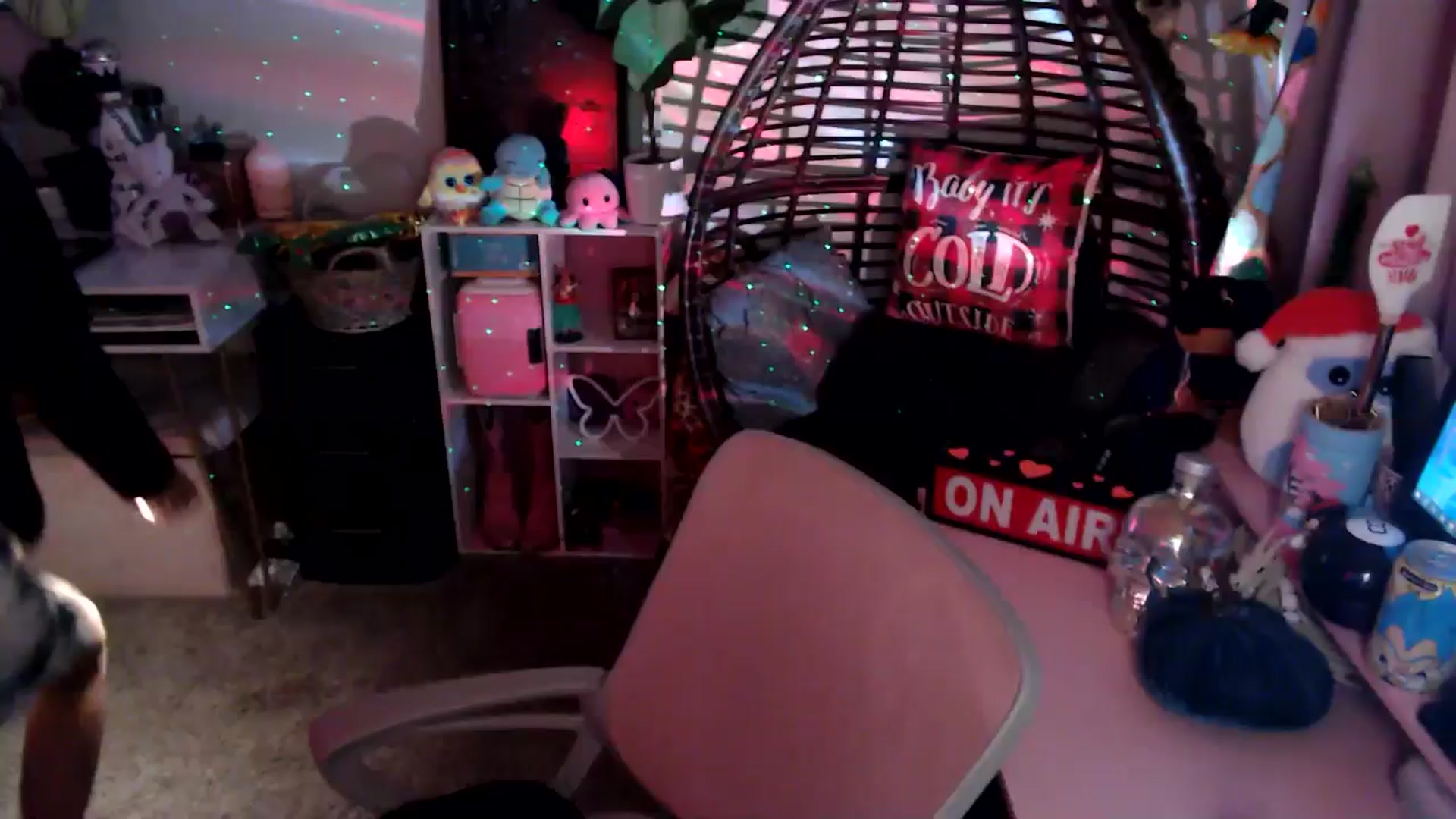Gallery image thumbnail from HeidiKlumsy's myfreecams stream on, 11/20/2025, 23:29 image 1 of 20