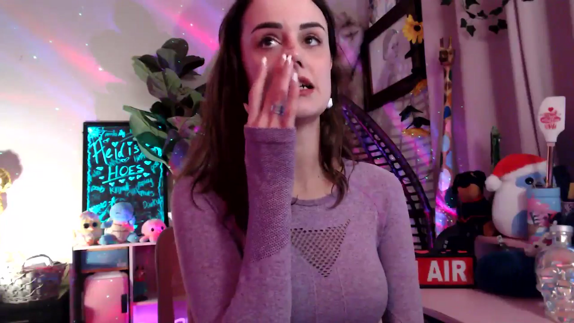 Gallery image thumbnail from HeidiKlumsy's myfreecams stream on, 11/21/2025, 01:01 image 3 of 20