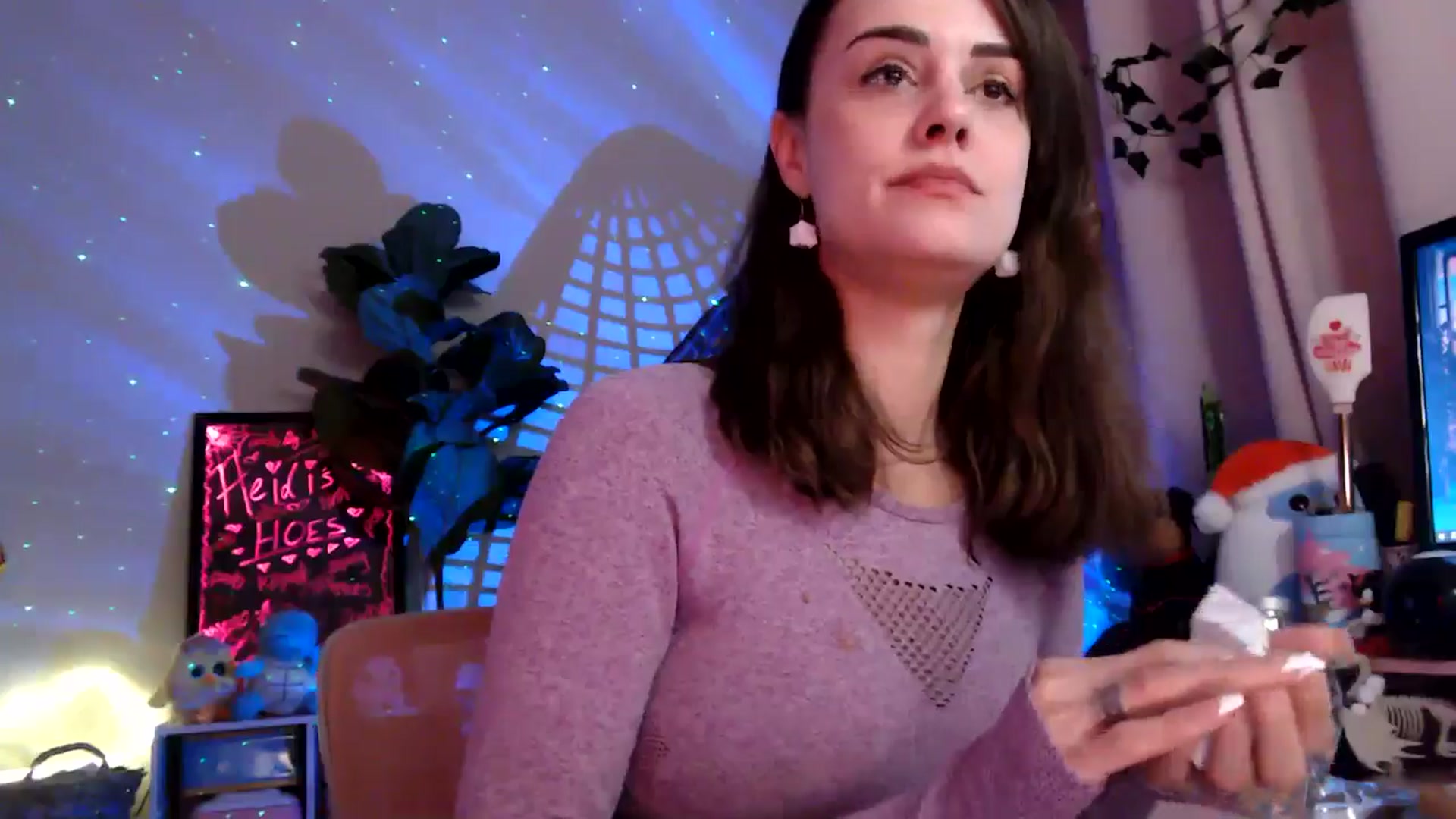 Gallery image thumbnail from HeidiKlumsy's myfreecams stream on, 11/21/2025, 01:01 image 17 of 20