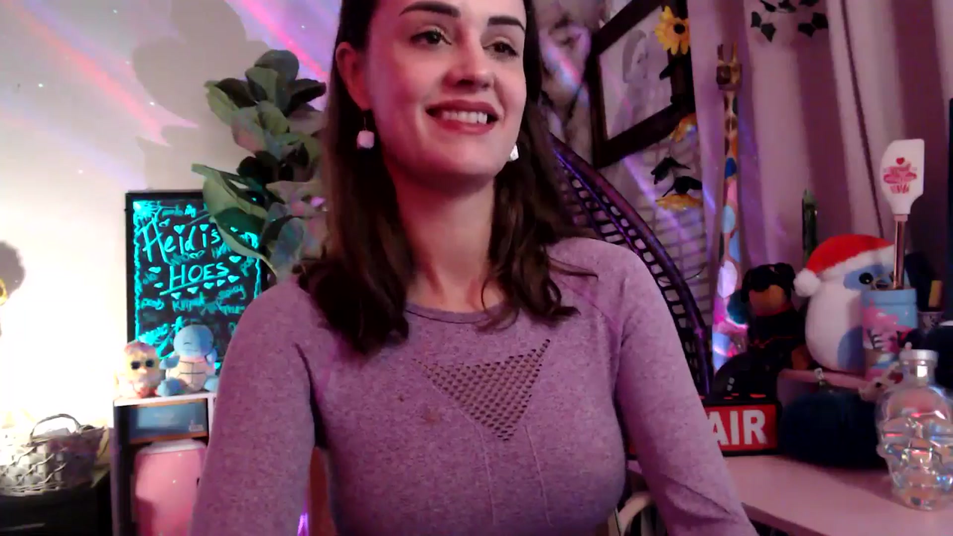 Gallery image thumbnail from HeidiKlumsy's myfreecams stream on, 11/21/2025, 01:01 image 6 of 20