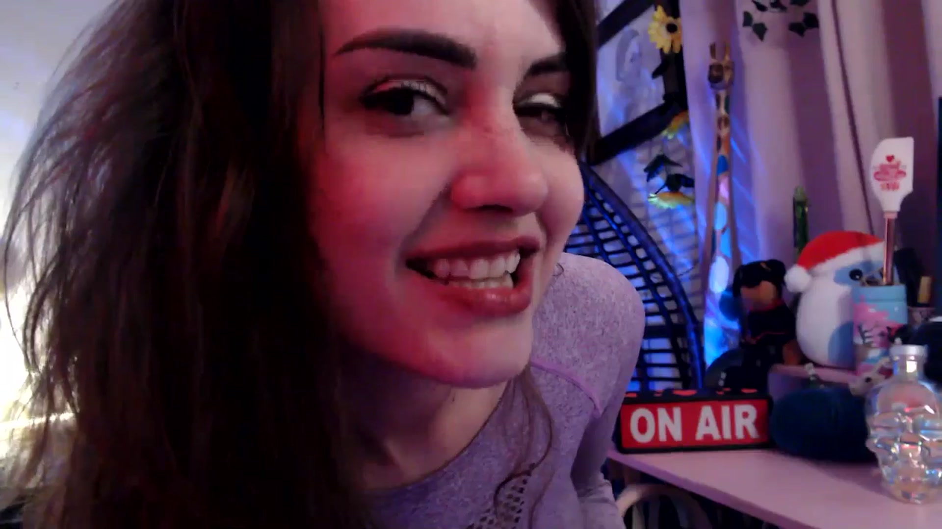 Gallery image thumbnail from HeidiKlumsy's myfreecams stream on, 11/21/2025, 01:01 image 8 of 20