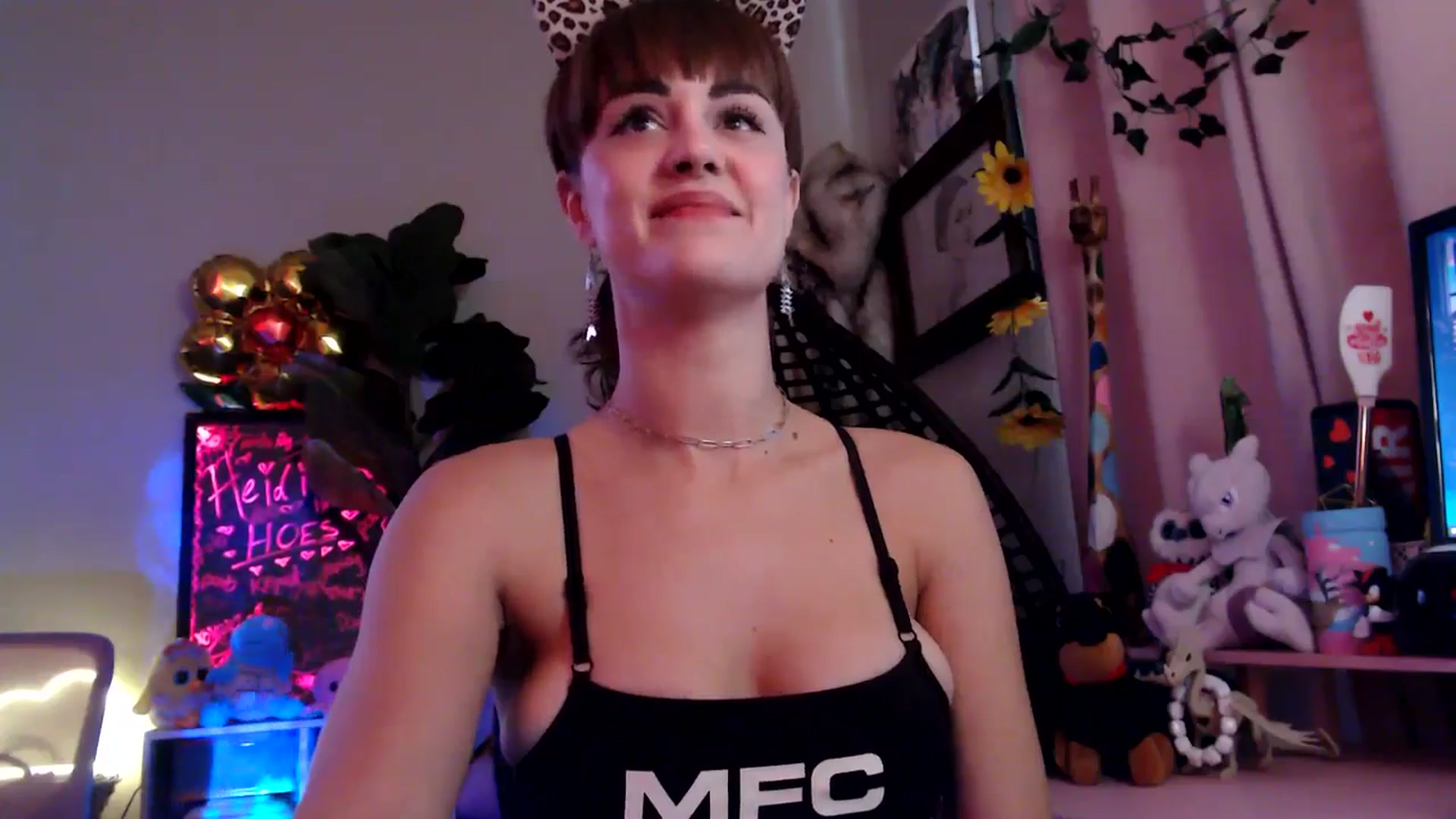 Gallery image thumbnail from HeidiKlumsy's myfreecams stream on, 11/22/2025, 23:07 image 12 of 20