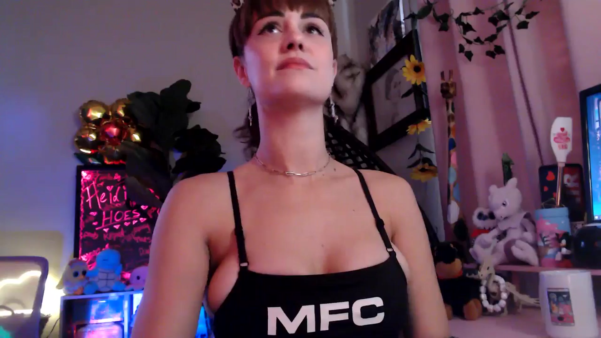 Gallery image thumbnail from HeidiKlumsy's myfreecams stream on, 11/22/2025, 23:07 image 10 of 20