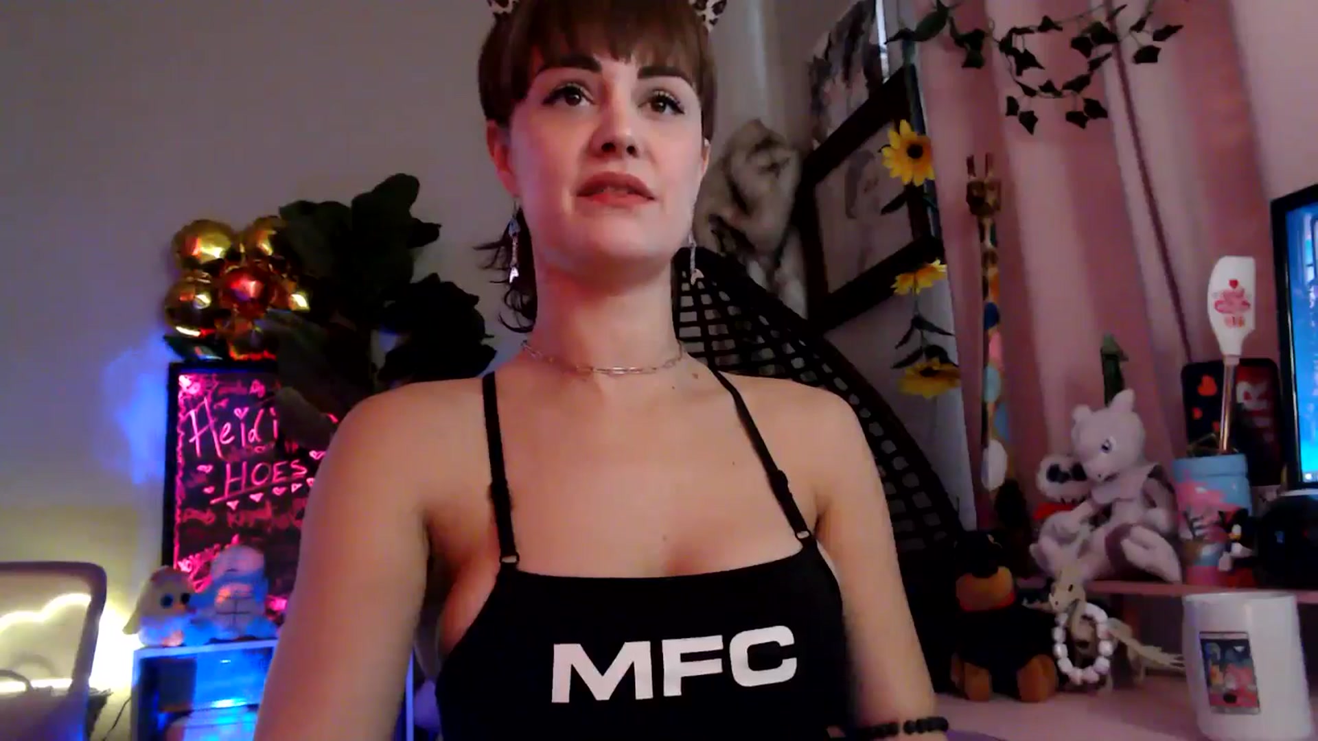 Gallery image thumbnail from HeidiKlumsy's myfreecams stream on, 11/22/2025, 23:07 image 8 of 20