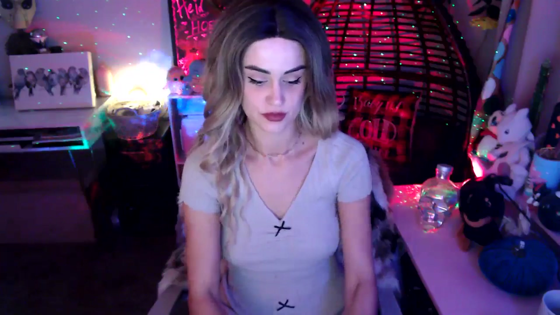 Gallery image thumbnail from HeidiKlumsy's myfreecams stream on, 11/23/2025, 04:48 image 3 of 20