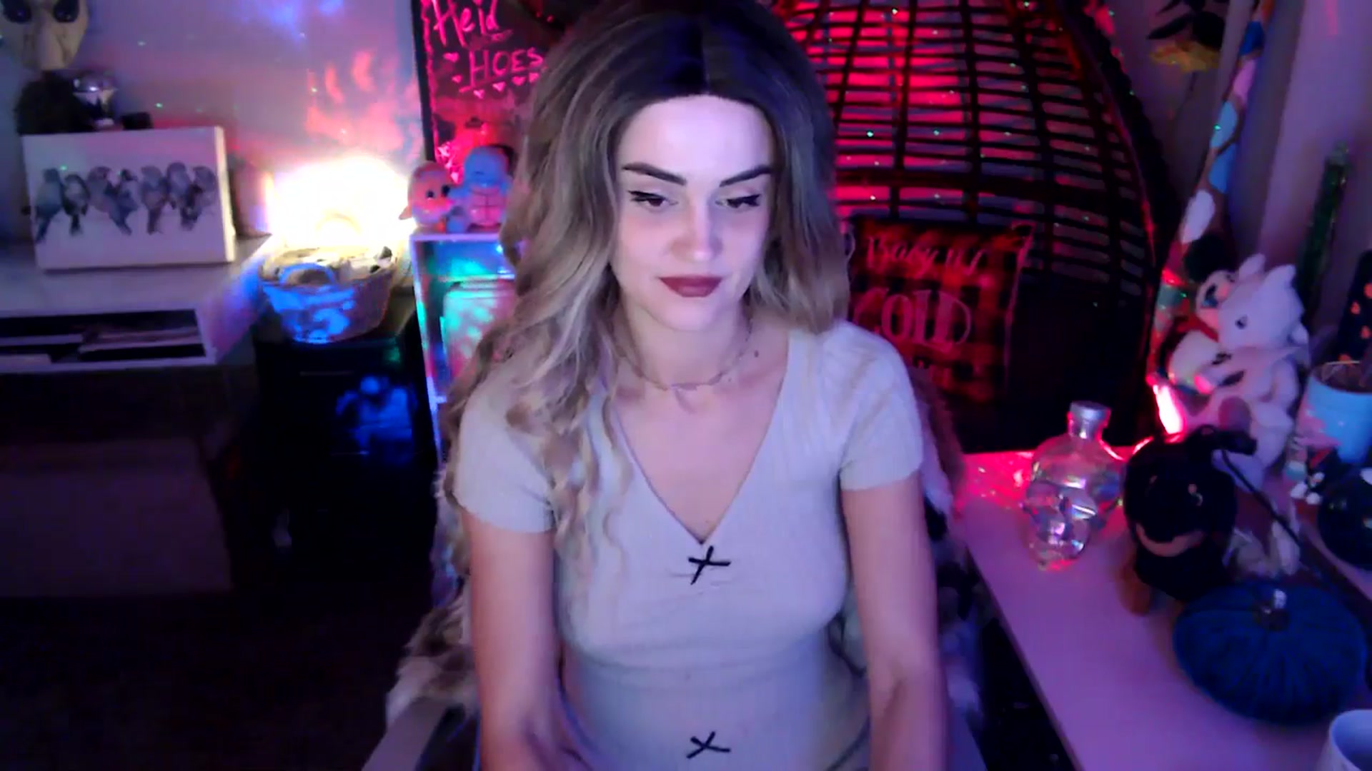 Gallery image thumbnail from HeidiKlumsy's myfreecams stream on, 11/23/2025, 04:48 image 2 of 20
