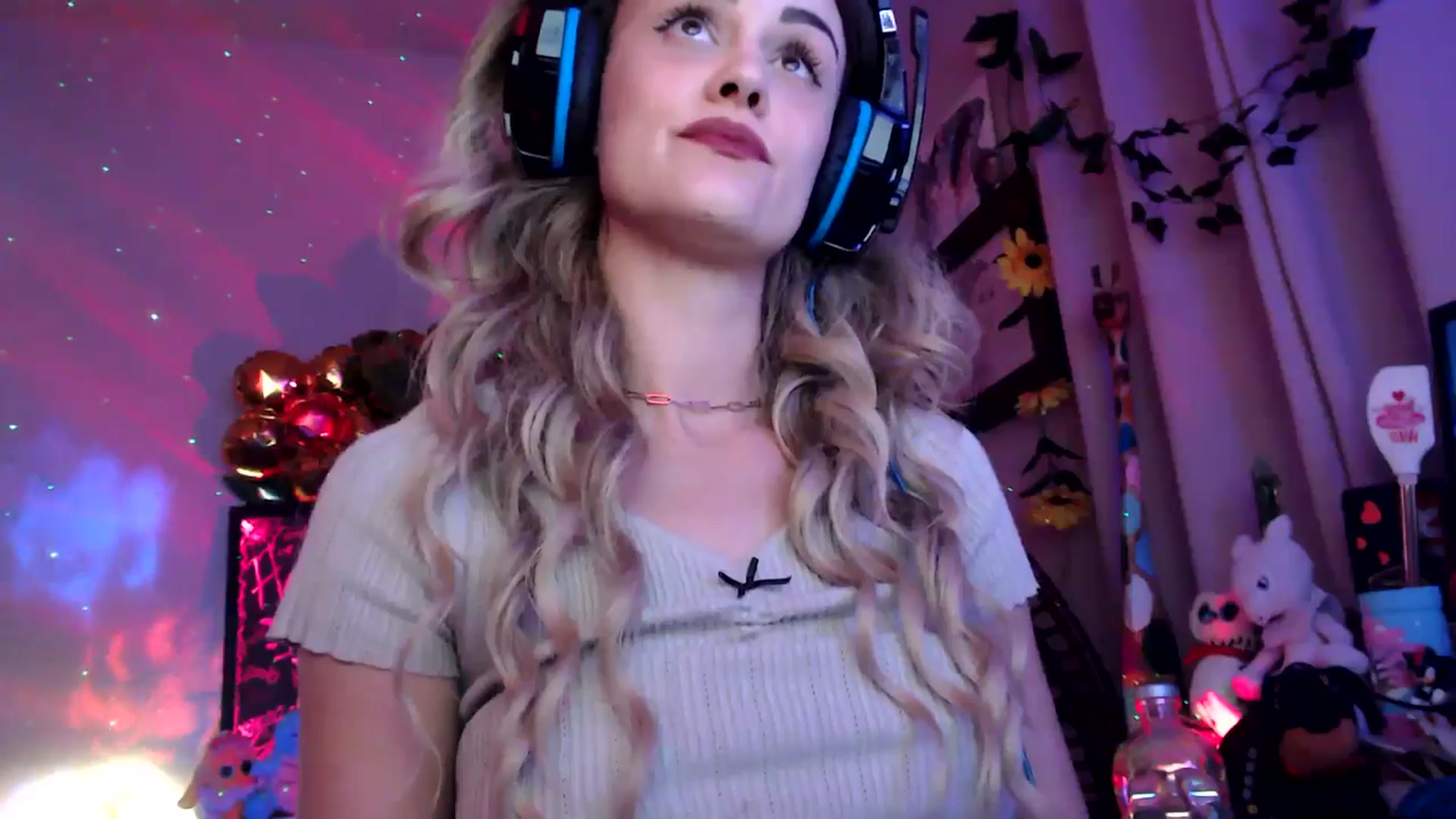 Gallery image thumbnail from HeidiKlumsy's myfreecams stream on, 11/23/2025, 04:48 image 20 of 20
