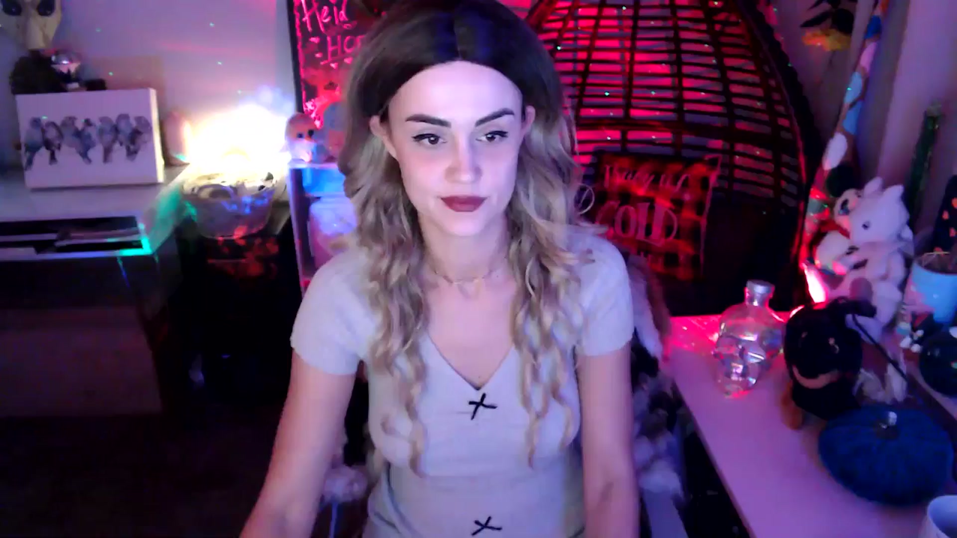 Gallery image thumbnail from HeidiKlumsy's myfreecams stream on, 11/23/2025, 04:48 image 1 of 20