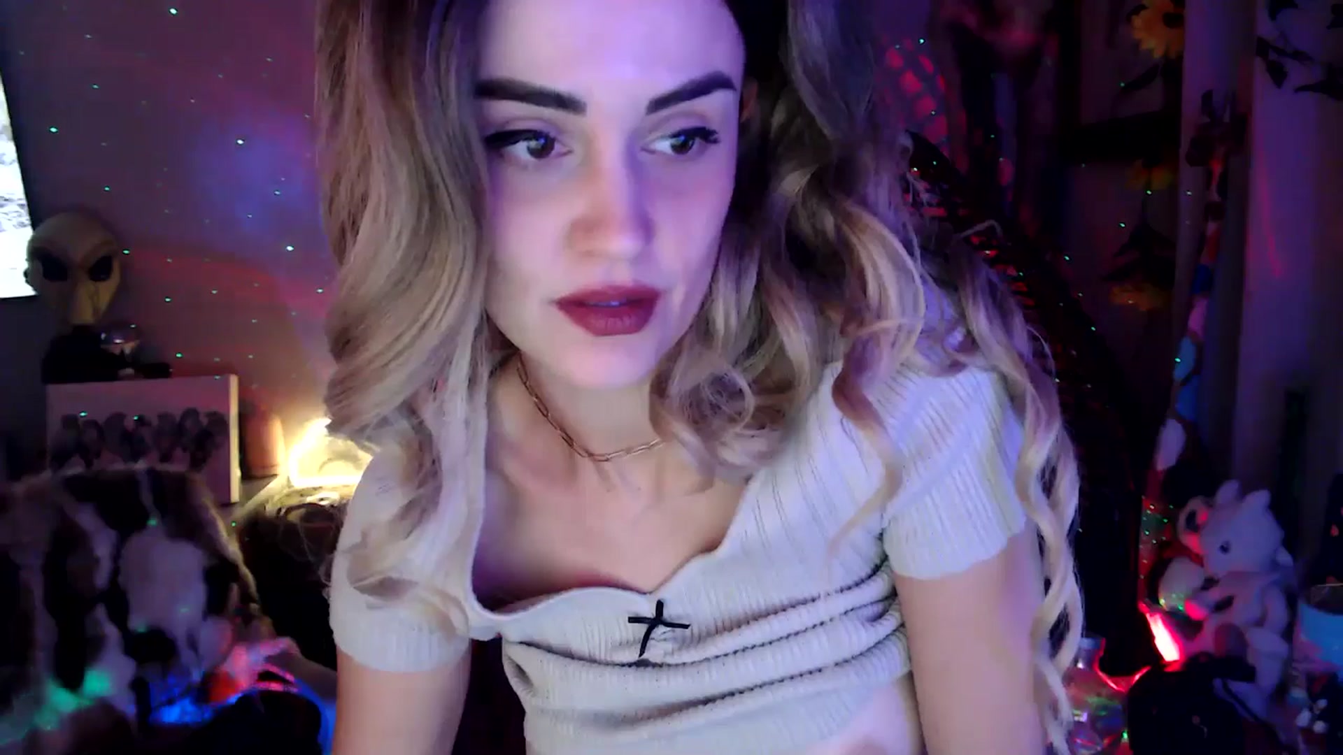 Gallery image thumbnail from HeidiKlumsy's myfreecams stream on, 11/23/2025, 04:48 image 8 of 20