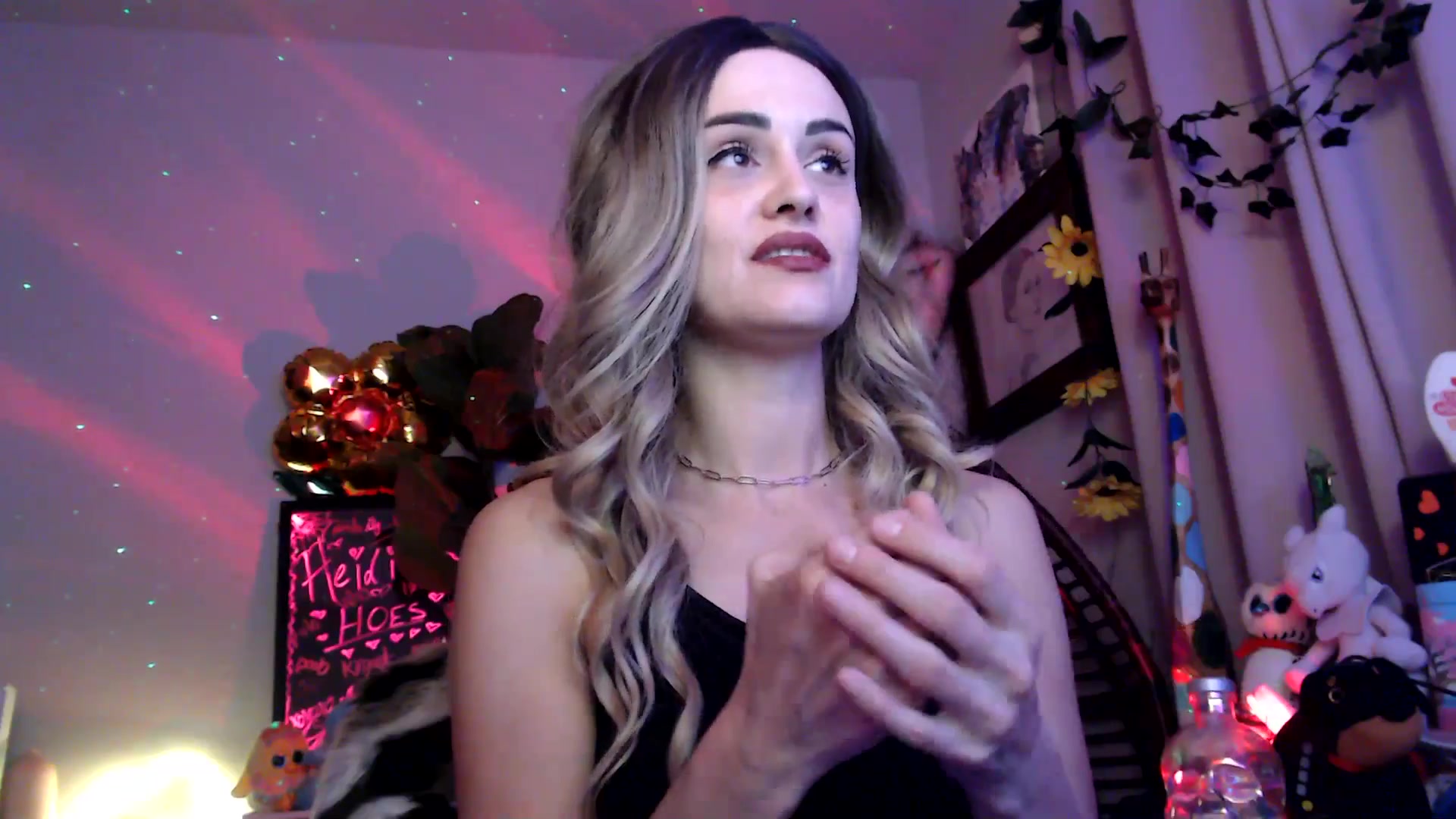 Gallery image thumbnail from HeidiKlumsy's myfreecams stream on, 11/23/2025, 06:18 image 19 of 20