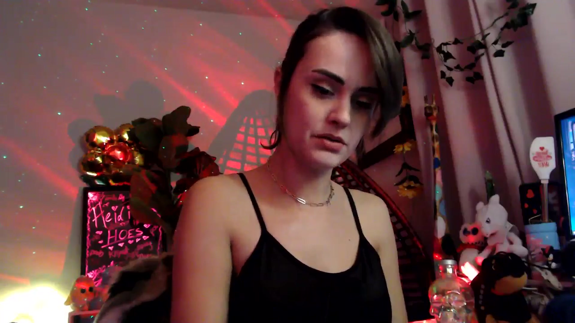 Gallery image thumbnail from HeidiKlumsy's myfreecams stream on, 11/23/2025, 06:56 image 6 of 20