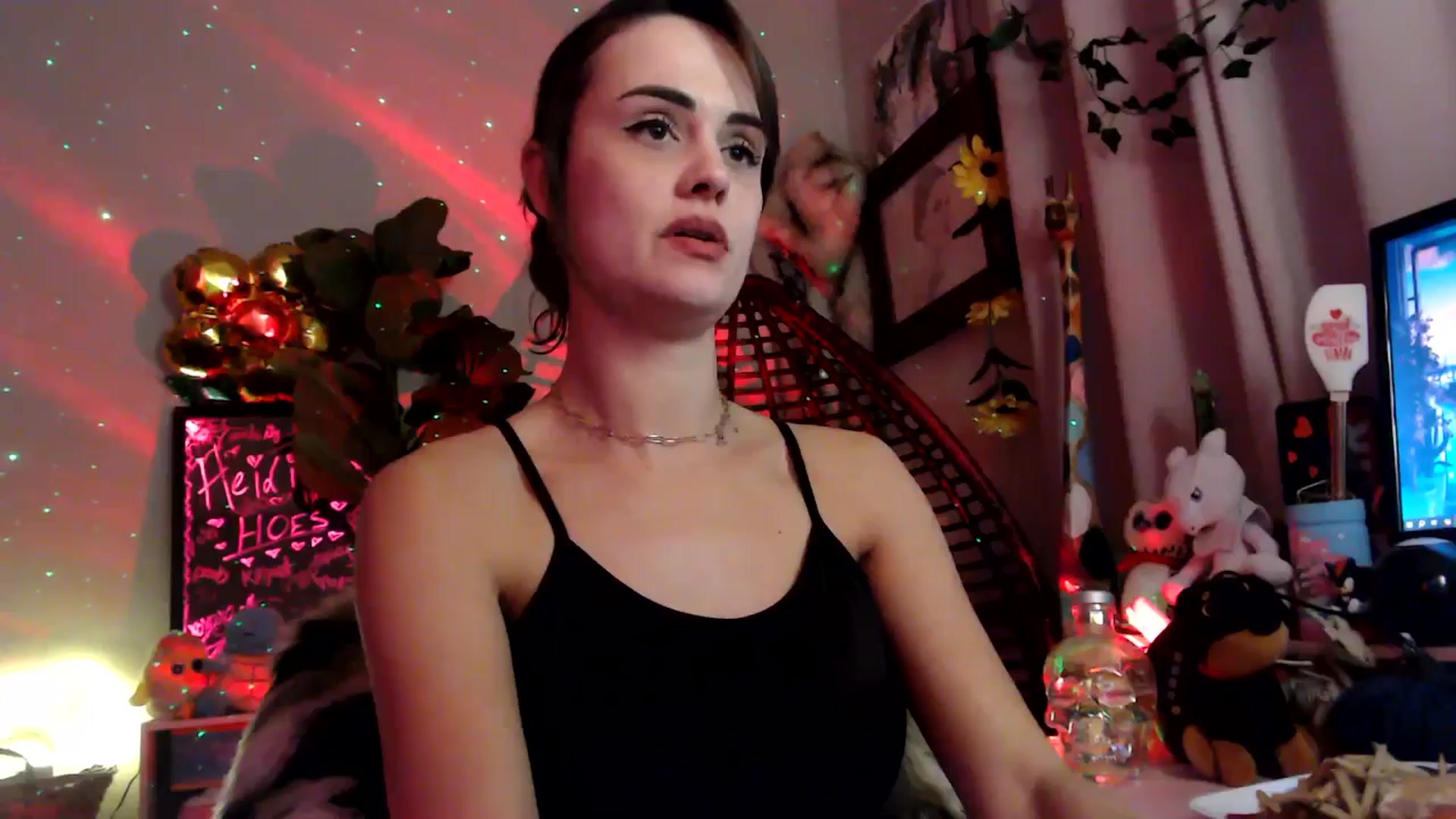 Gallery image thumbnail from HeidiKlumsy's myfreecams stream on, 11/23/2025, 06:56 image 1 of 20