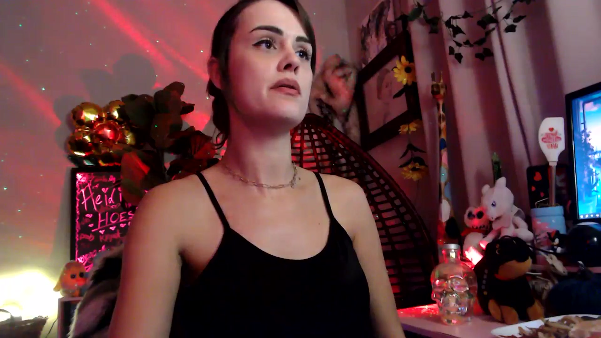 Gallery image thumbnail from HeidiKlumsy's myfreecams stream on, 11/23/2025, 06:56 image 3 of 20