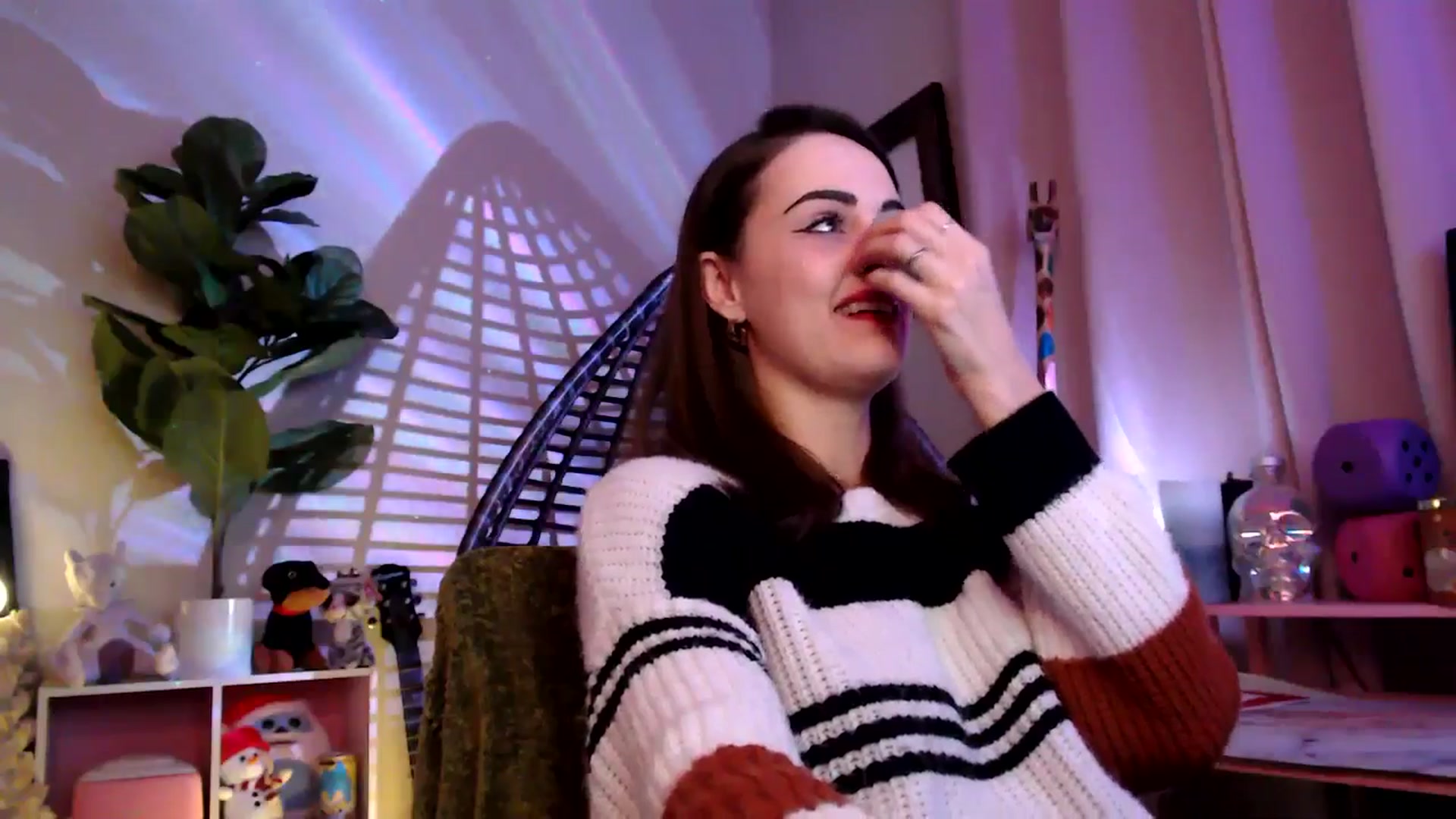 Gallery image thumbnail from HeidiKlumsy's myfreecams stream on, 11/28/2025, 03:30 image 2 of 20