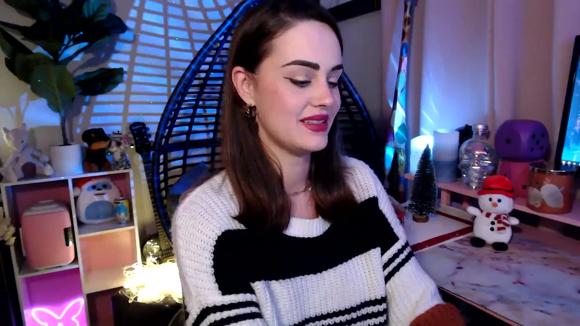 Gallery image thumbnail from HeidiKlumsy's myfreecams stream on, 11/28/2025, 03:30 image 19 of 20