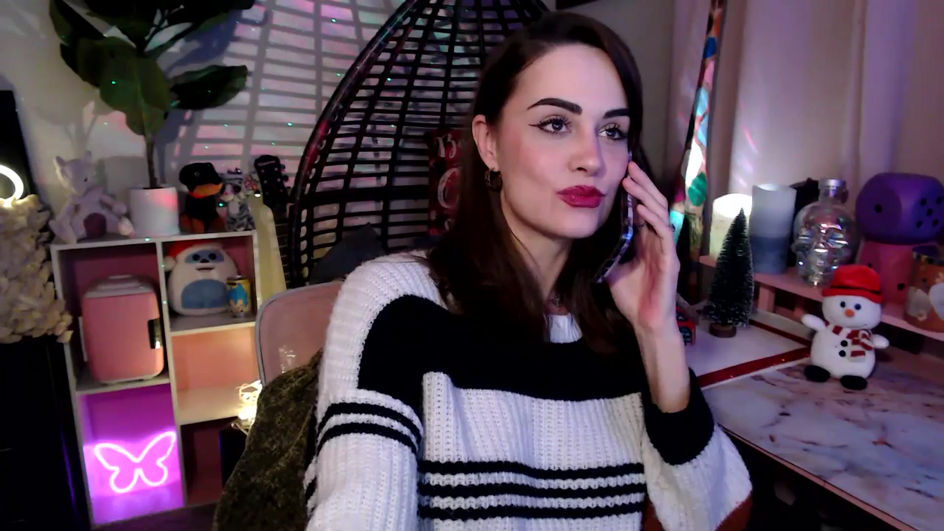 Gallery image thumbnail from HeidiKlumsy's myfreecams stream on, 11/28/2025, 03:30 image 18 of 20
