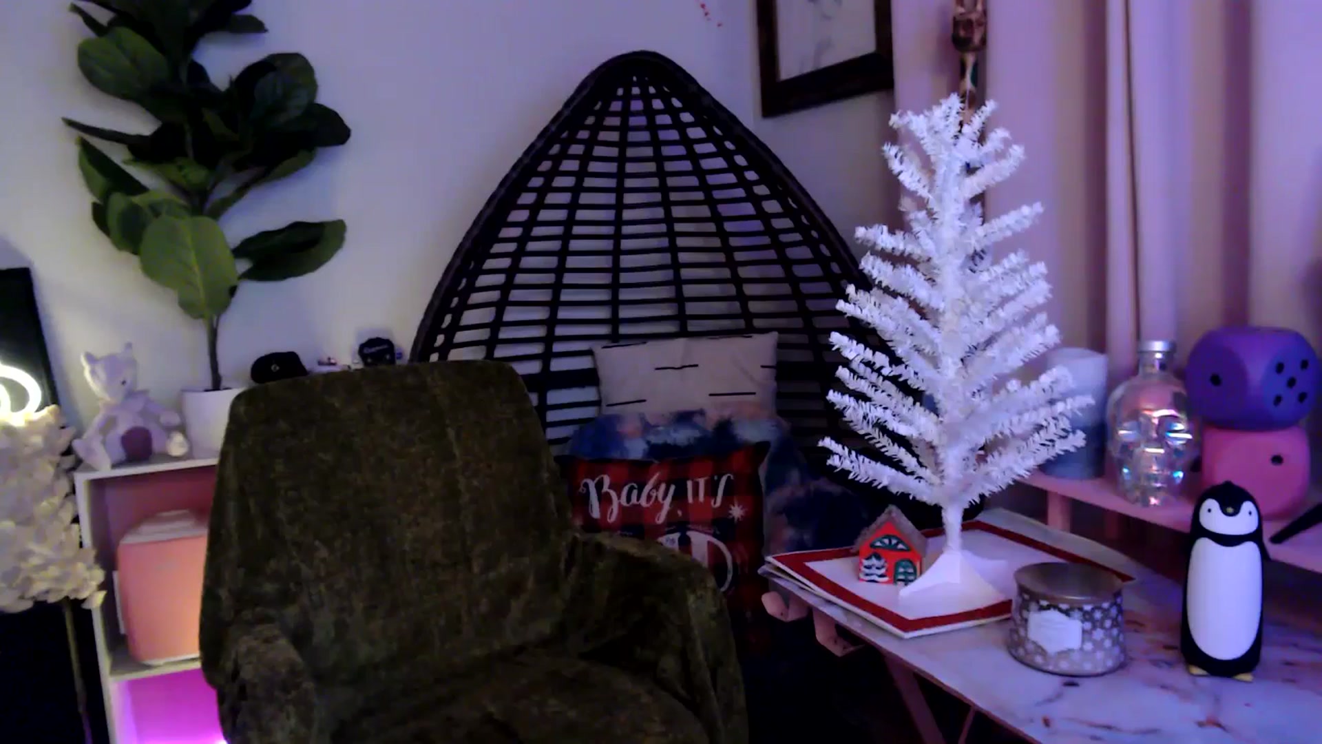 Gallery image thumbnail from HeidiKlumsy's myfreecams stream on, 12/05/2025, 08:04 image 14 of 20