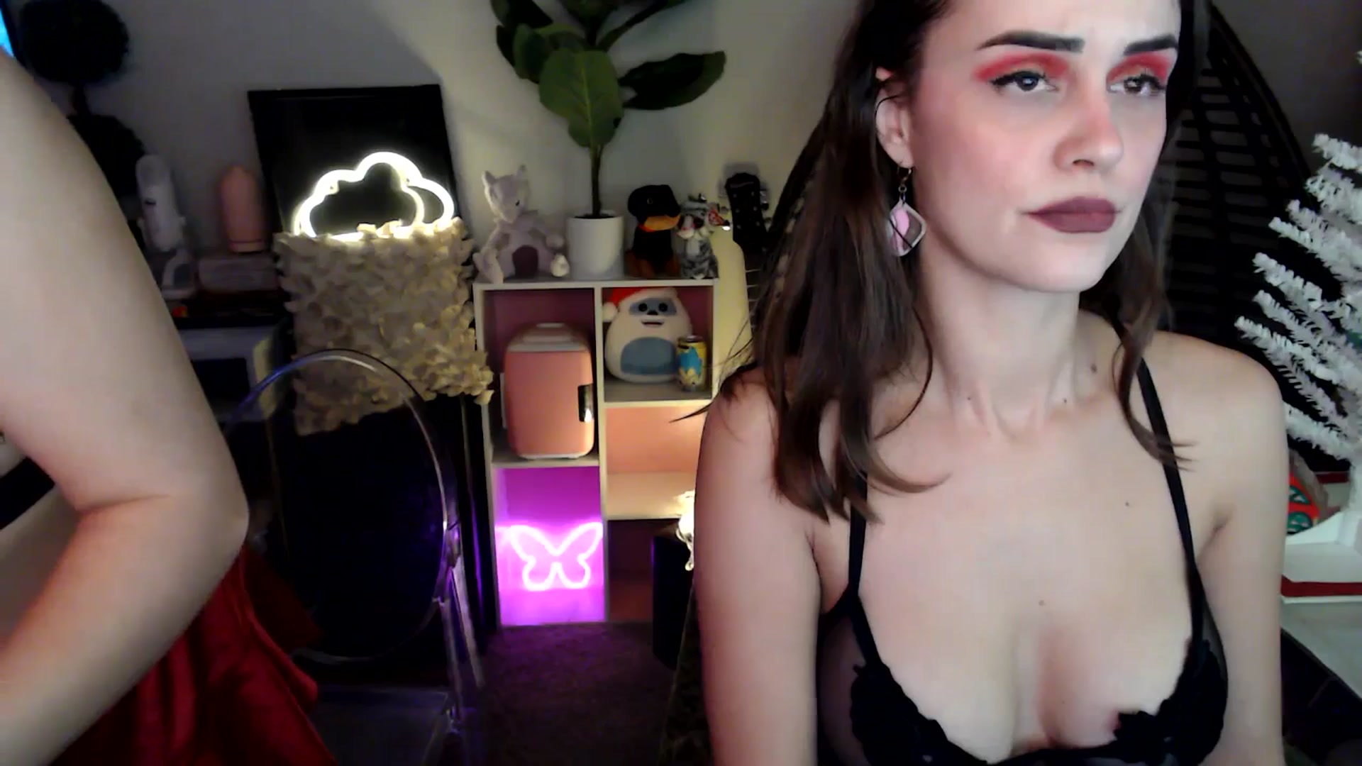 Gallery image thumbnail from HeidiKlumsy's myfreecams stream on, 12/10/2025, 05:17 image 12 of 20