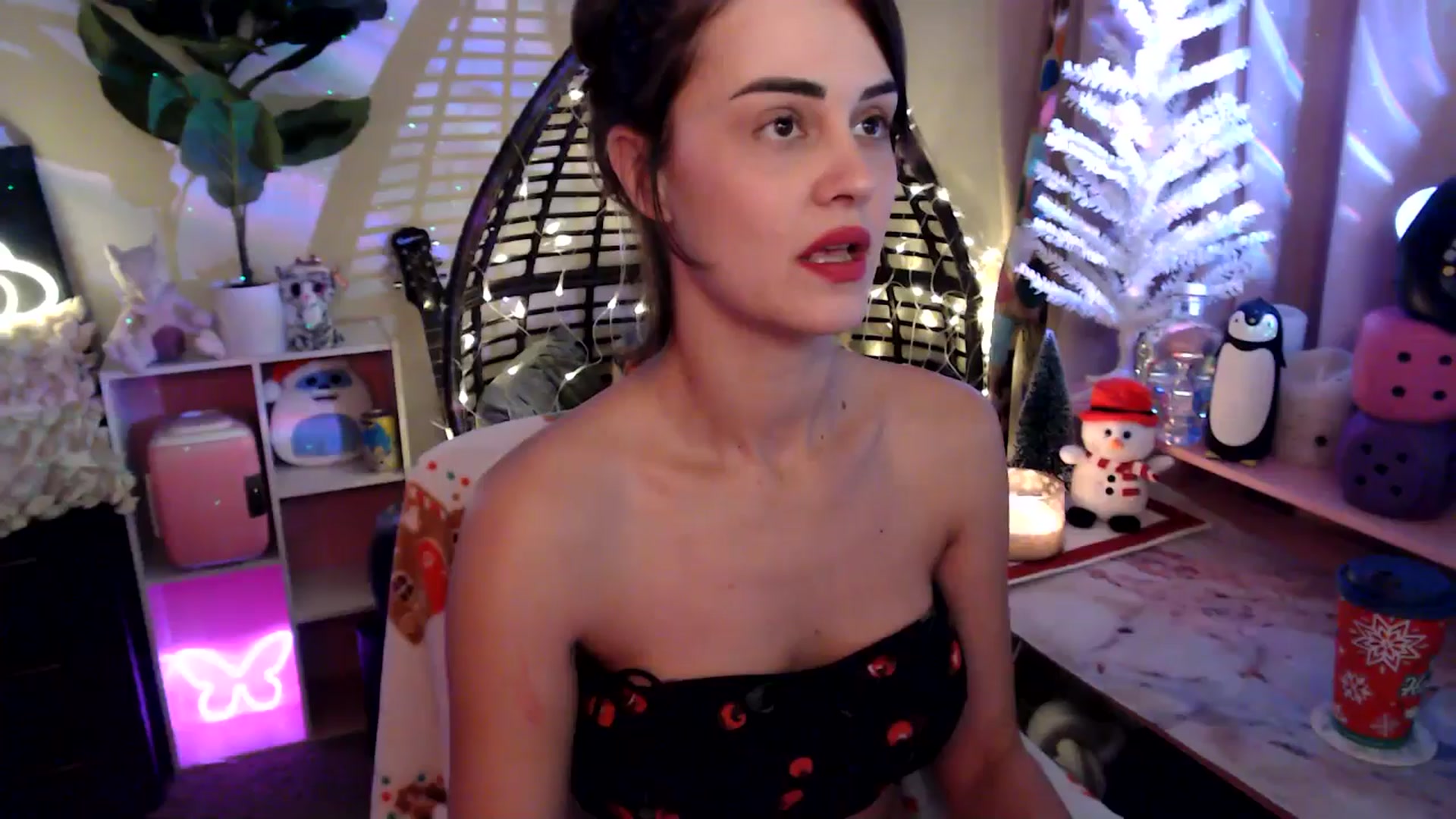 Gallery image thumbnail from HeidiKlumsy's myfreecams stream on, 12/16/2025, 02:07 image 3 of 20