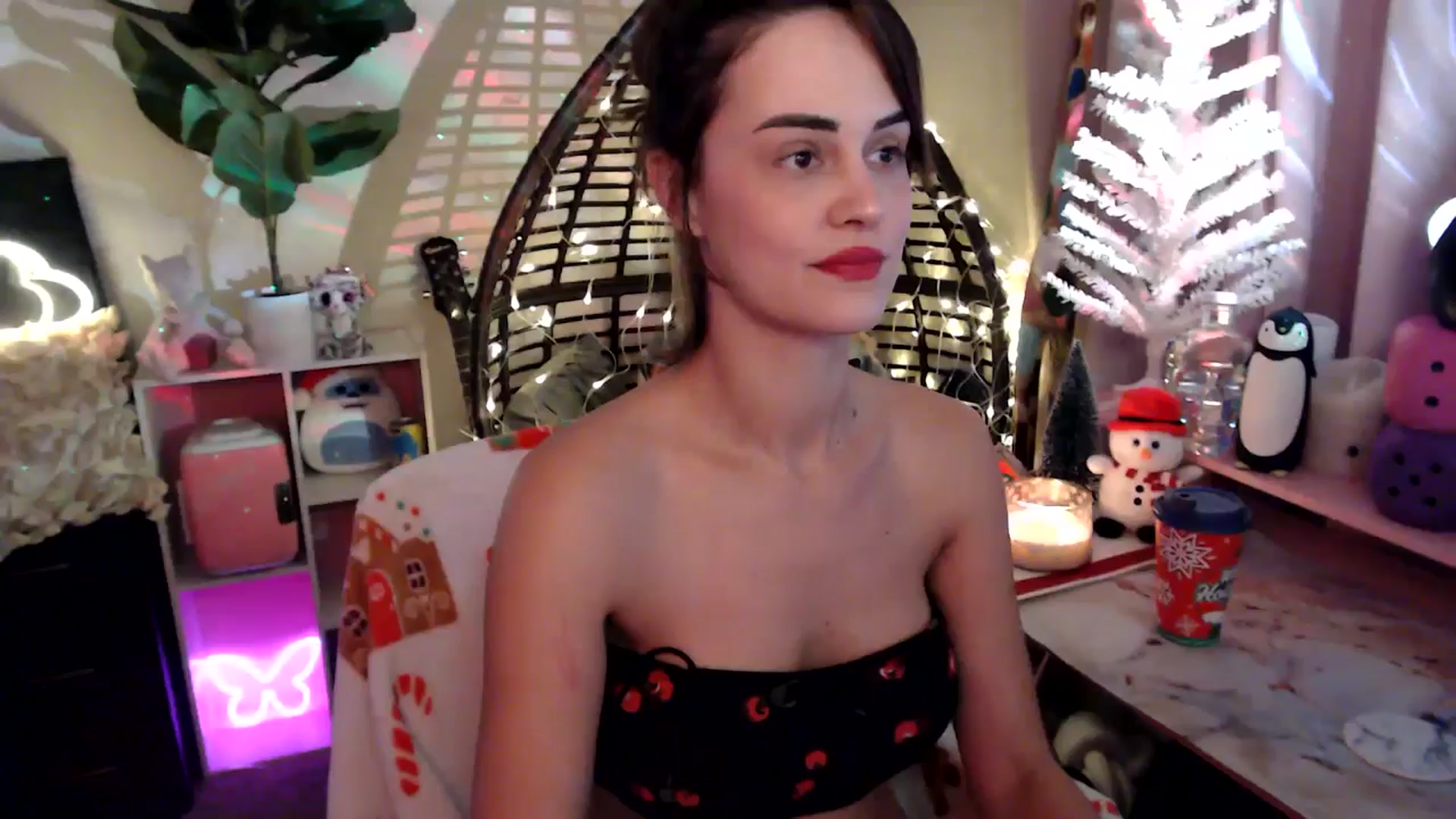 Gallery image thumbnail from HeidiKlumsy's myfreecams stream on, 12/16/2025, 02:07 image 4 of 20