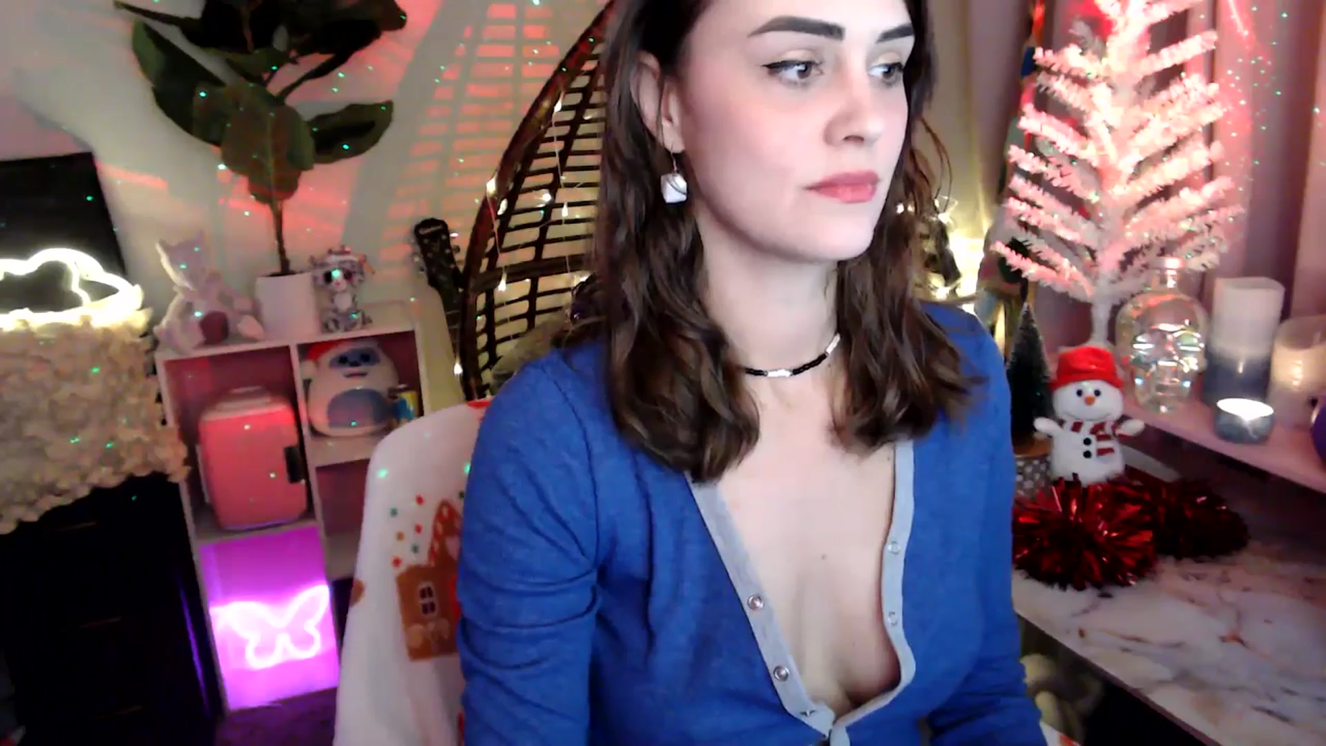 Gallery image thumbnail from HeidiKlumsy's myfreecams stream on, 12/17/2025, 07:26 image 16 of 20