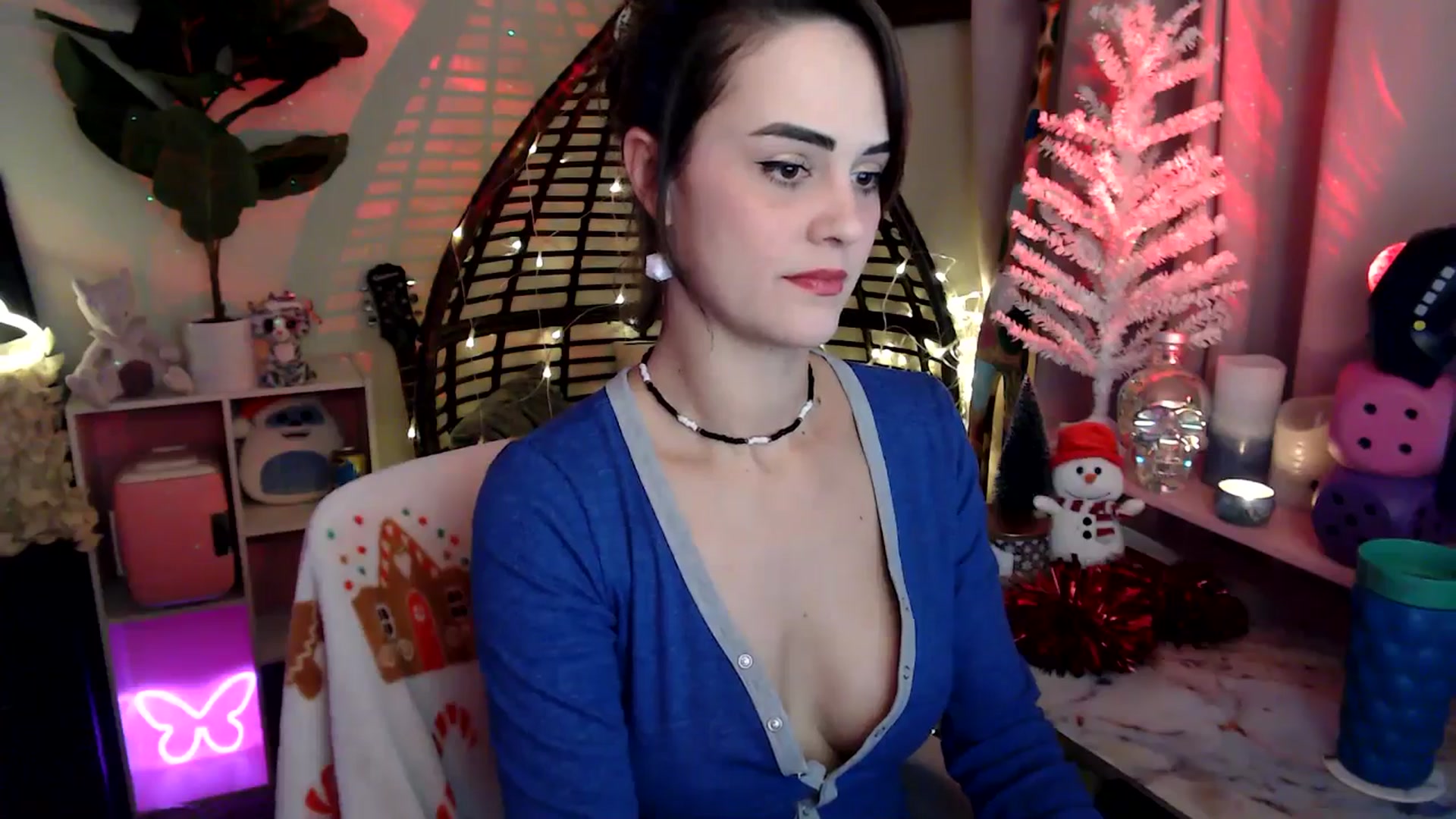 Gallery image thumbnail from HeidiKlumsy's myfreecams stream on, 12/17/2025, 07:26 image 6 of 20