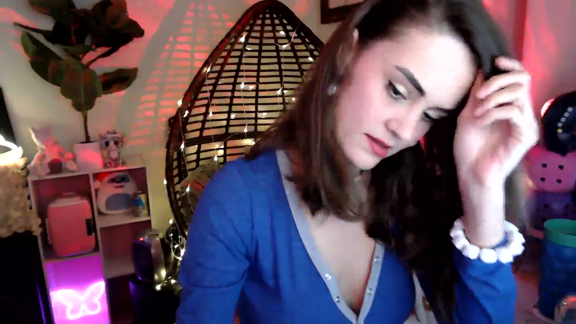 Gallery image thumbnail from HeidiKlumsy's myfreecams stream on, 12/17/2025, 08:22 image 7 of 20