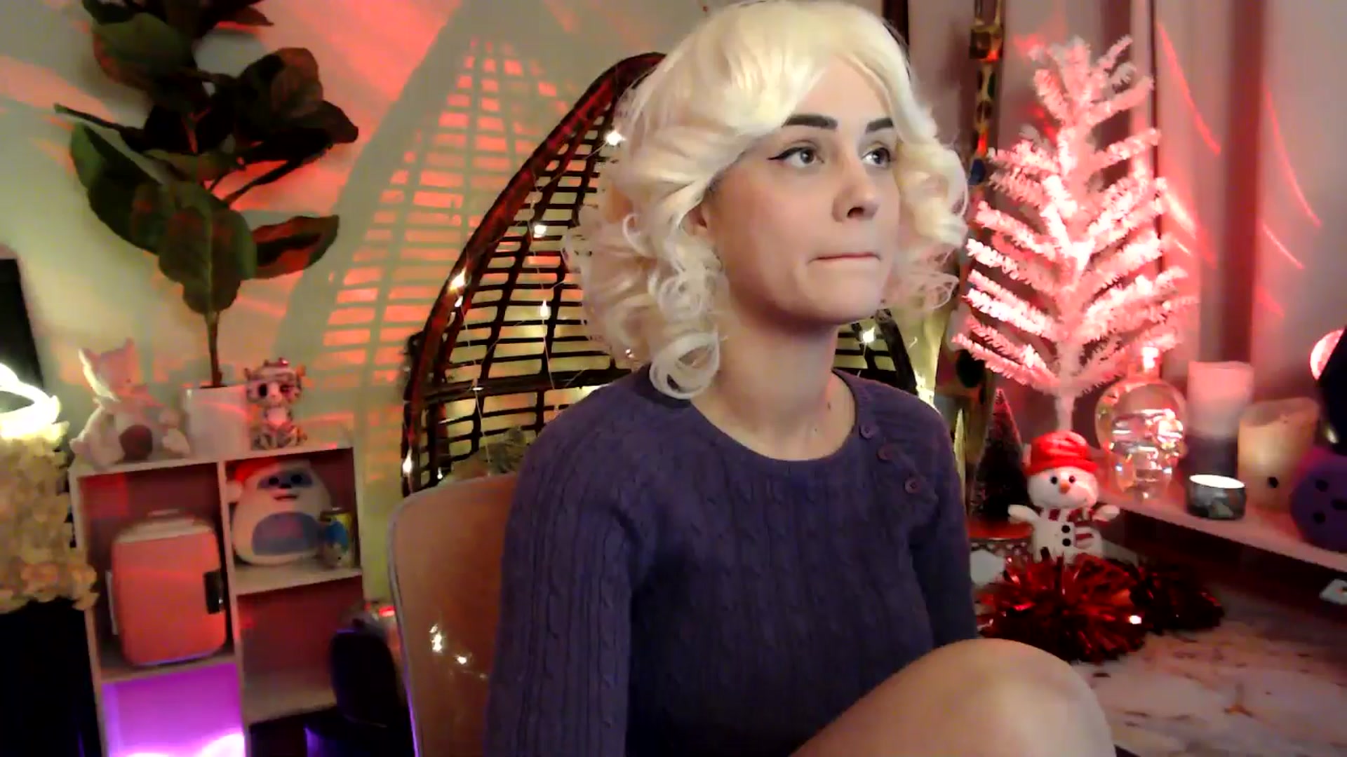 Gallery image thumbnail from HeidiKlumsy's myfreecams stream on, 12/18/2025, 24:39 image 6 of 20